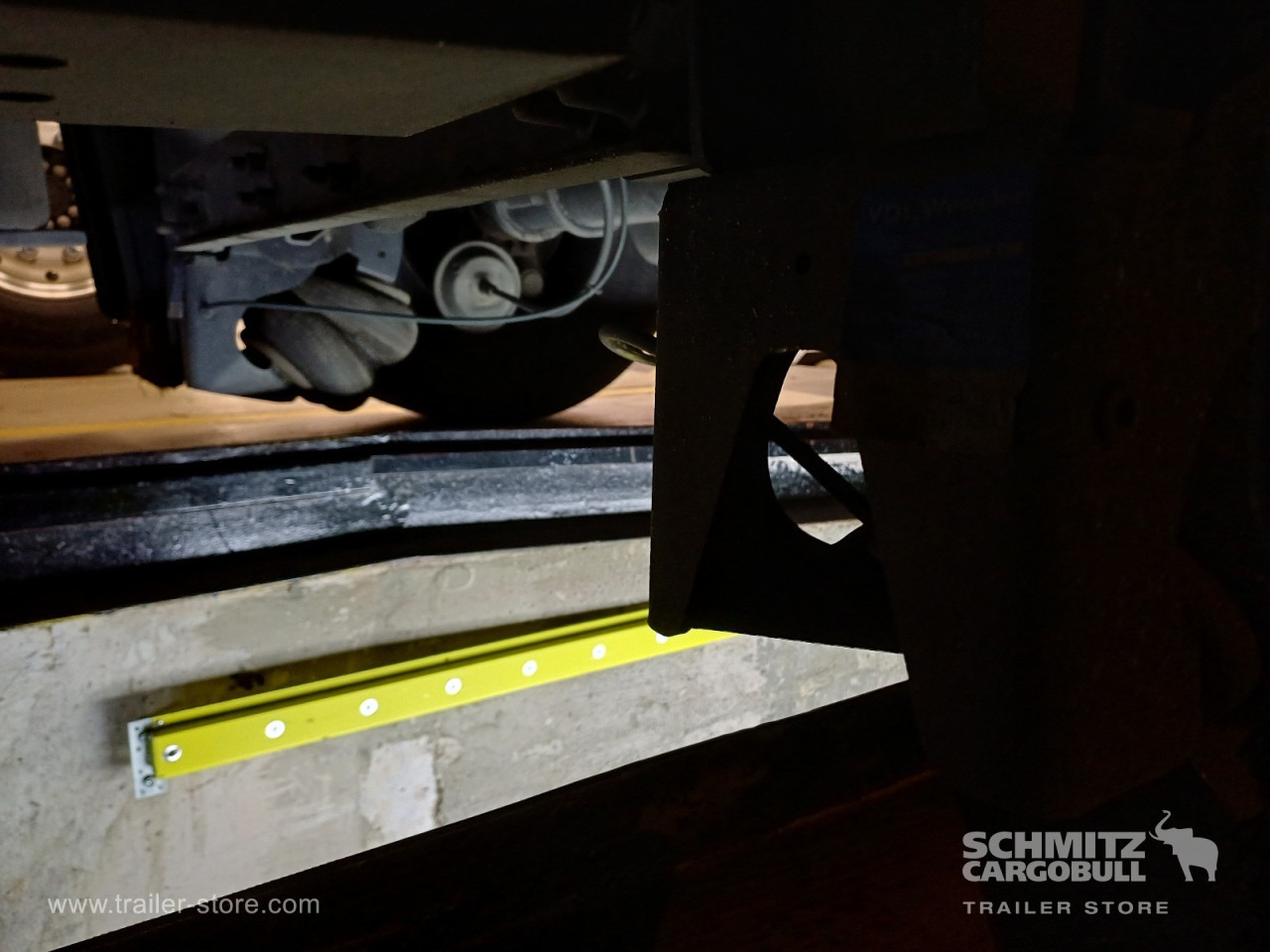 SCHMITZ Auflieger Curtainsider Mega - Tentinė puspriekabė: foto 5 SCHMITZ Auflieger Curtainsider Mega - Tentinė puspriekabė: foto 5