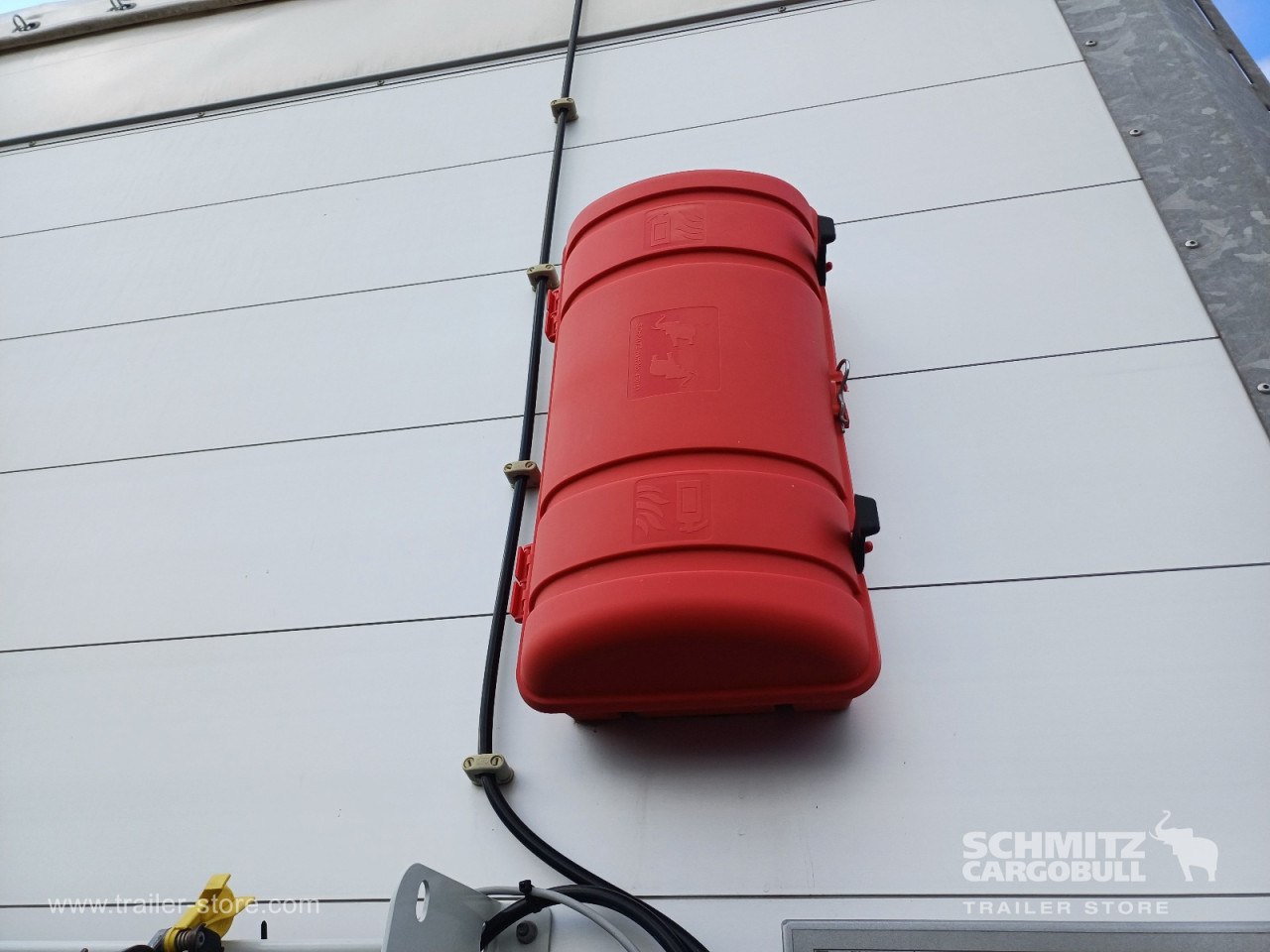 SCHMITZ Auflieger Curtainsider Standard - Tentinė puspriekabė: foto 4 SCHMITZ Auflieger Curtainsider Standard - Tentinė puspriekabė: foto 4