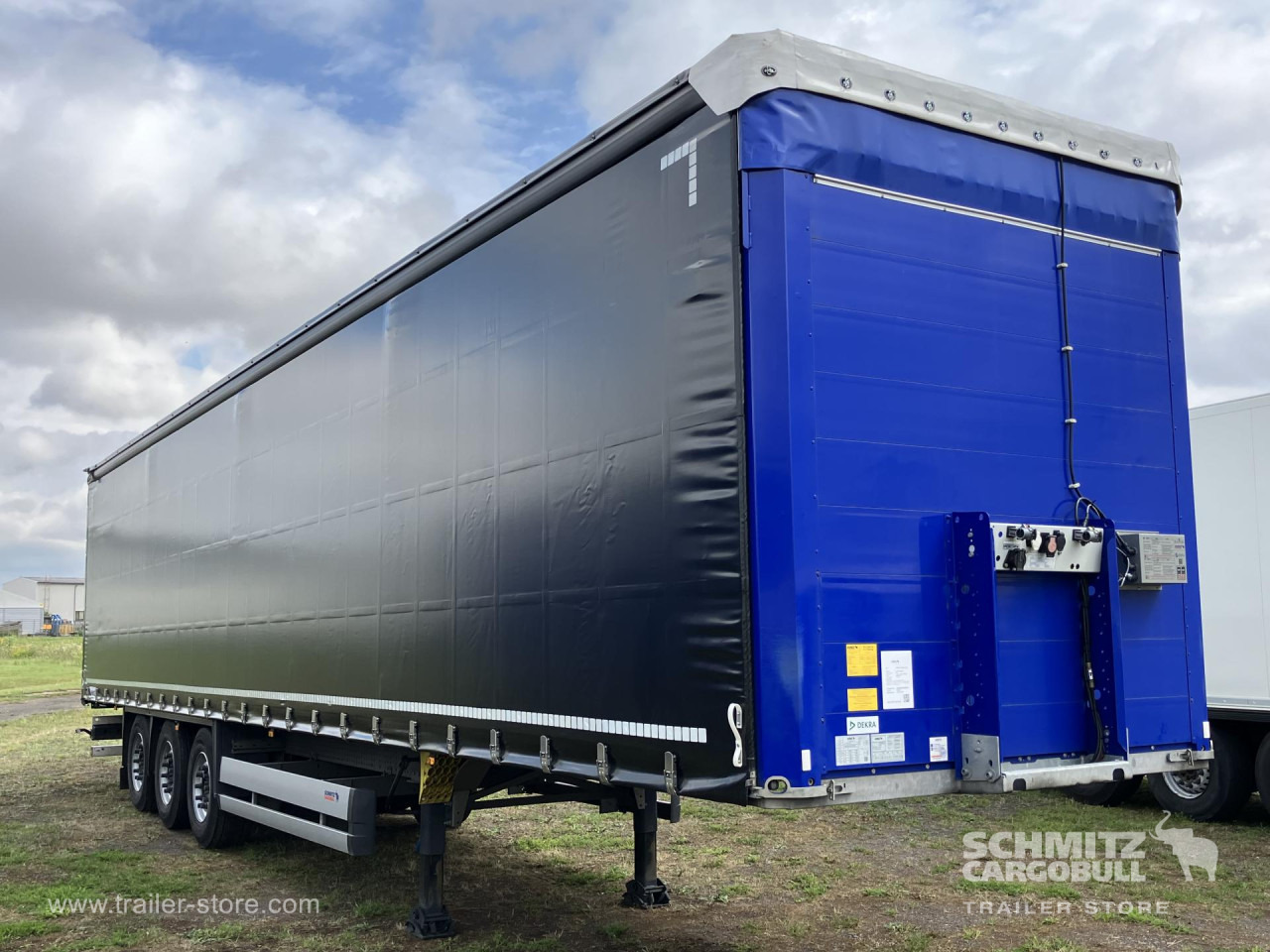 SCHMITZ Auflieger Curtainsider Standard - Tentinė puspriekabė: foto 1 SCHMITZ Auflieger Curtainsider Standard - Tentinė puspriekabė: foto 1