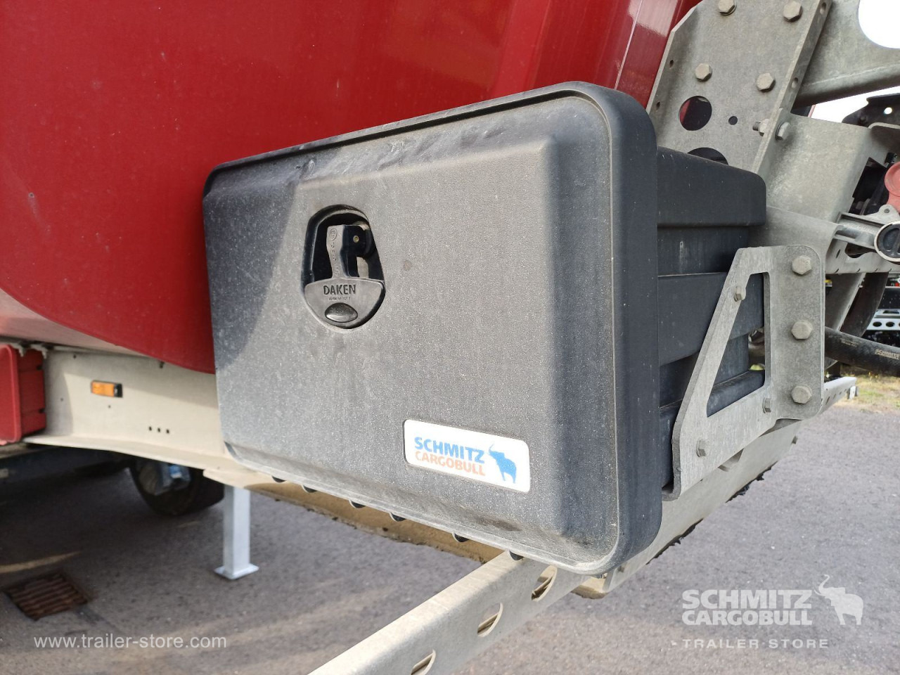 SCHMITZ Auflieger Kipper Stahlrundmulde 28m³ - Savivartis puspriekabė: foto 5 SCHMITZ Auflieger Kipper Stahlrundmulde 28m³ - Savivartis puspriekabė: foto 5