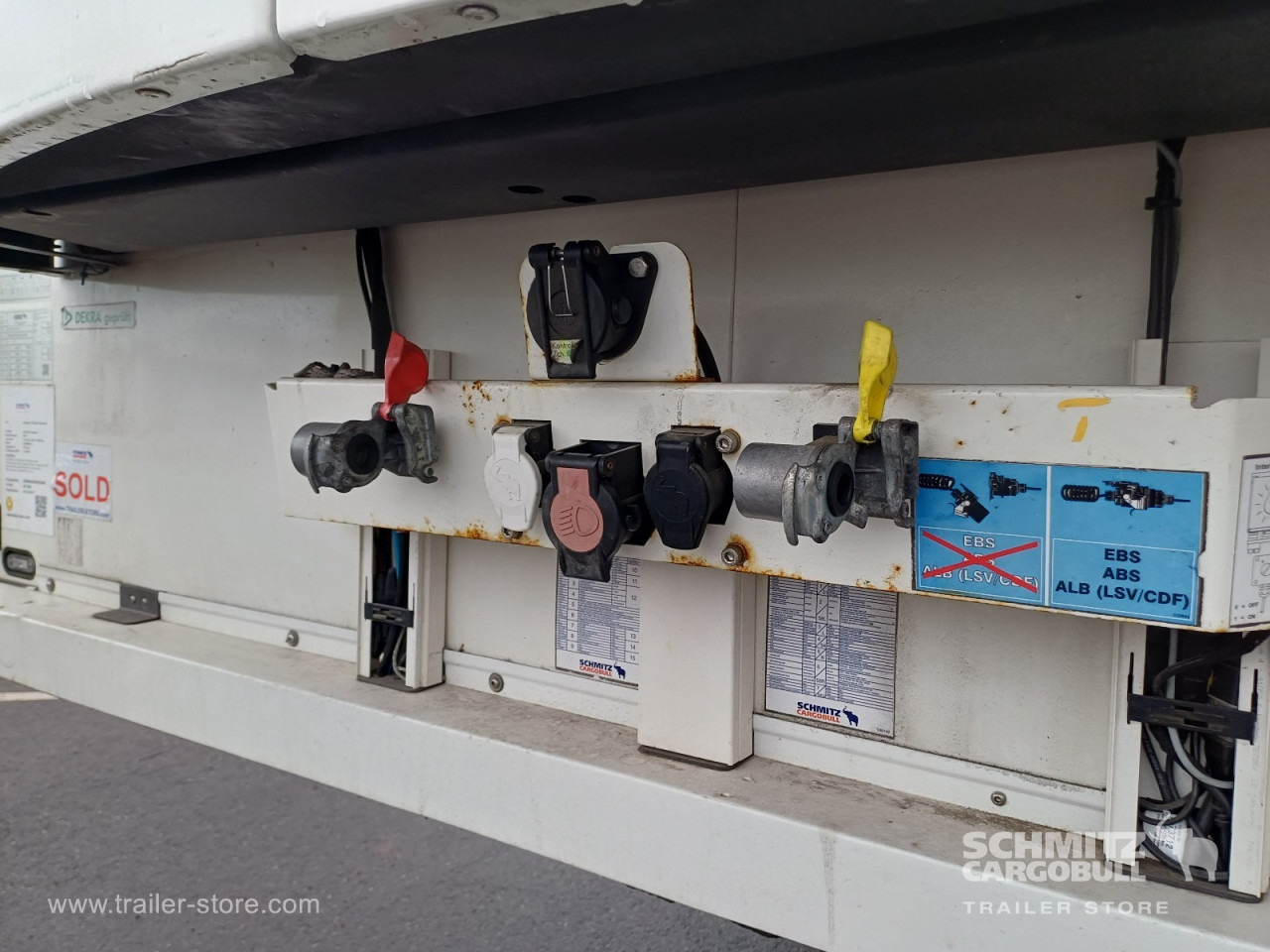 SCHMITZ Auflieger Tiefkühler Standard Double deck - Izoterminis puspriekabė: foto 2 SCHMITZ Auflieger Tiefkühler Standard Double deck - Izoterminis puspriekabė: foto 2