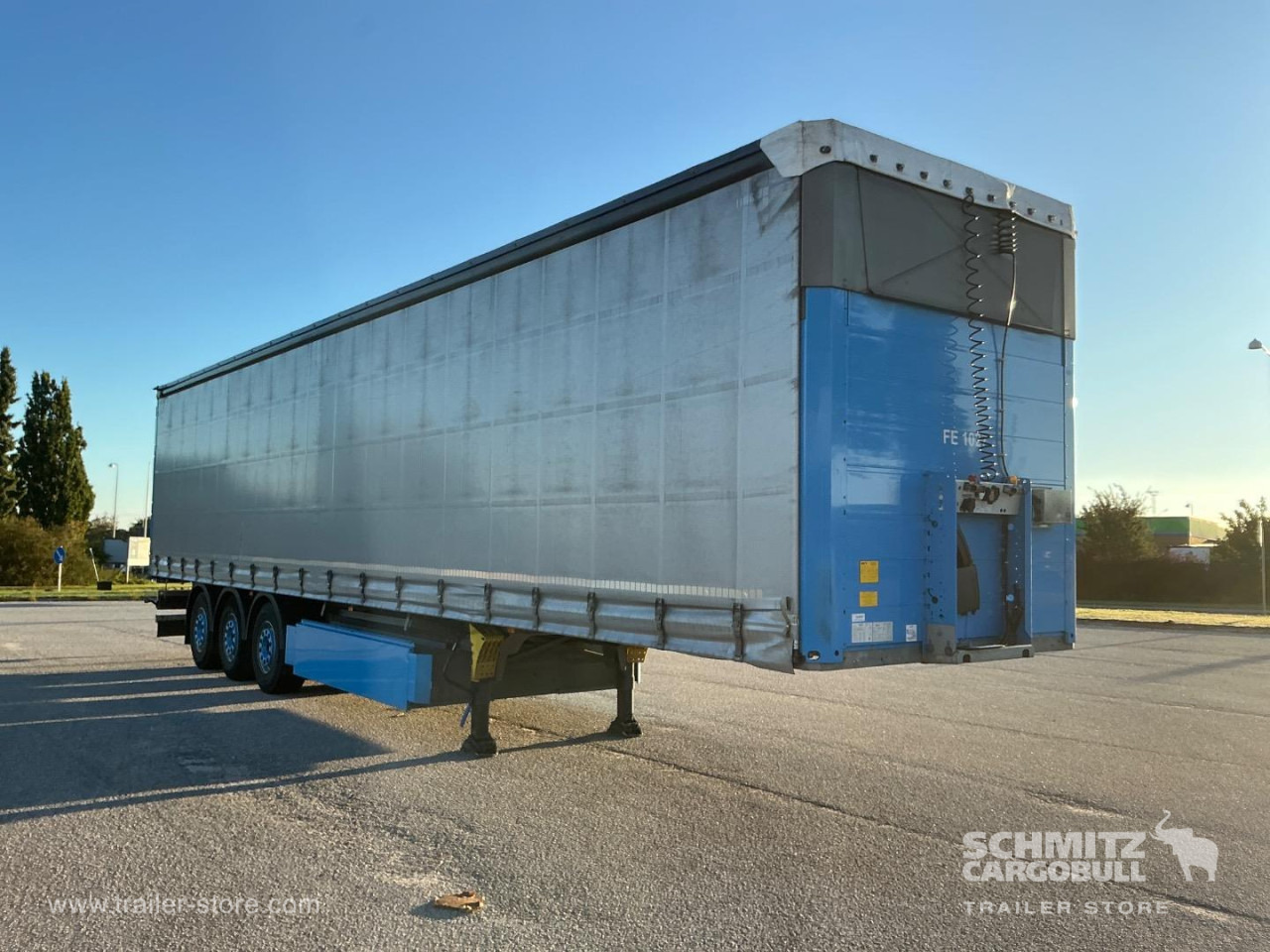 SCHMITZ Curtainsider Standard - Tentinė puspriekabė: foto 1 SCHMITZ Curtainsider Standard - Tentinė puspriekabė: foto 1