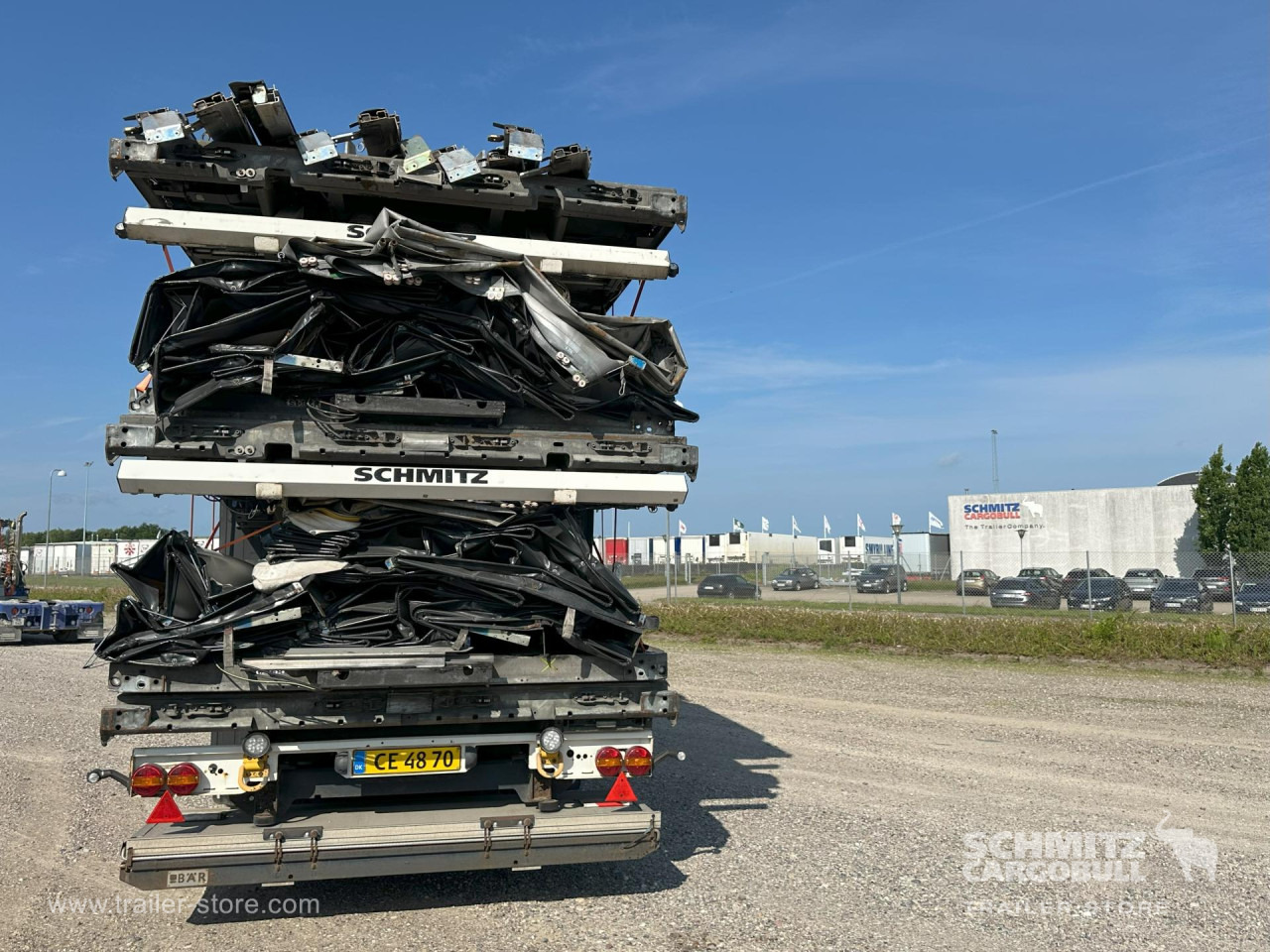 SCHMITZ Curtainsider Standard - Tentinė puspriekabė: foto 4 SCHMITZ Curtainsider Standard - Tentinė puspriekabė: foto 4