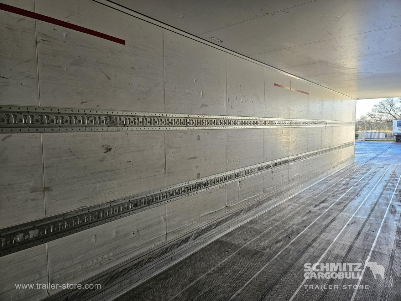 SCHMITZ Reefer Standard - Izoterminis puspriekabė: foto 4 SCHMITZ Reefer Standard - Izoterminis puspriekabė: foto 4