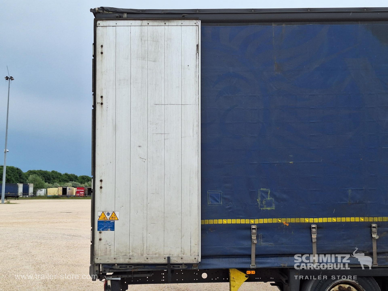 SCHMITZ Curtainsider Mega - Tentinė puspriekabė: foto 3 SCHMITZ Curtainsider Mega - Tentinė puspriekabė: foto 3