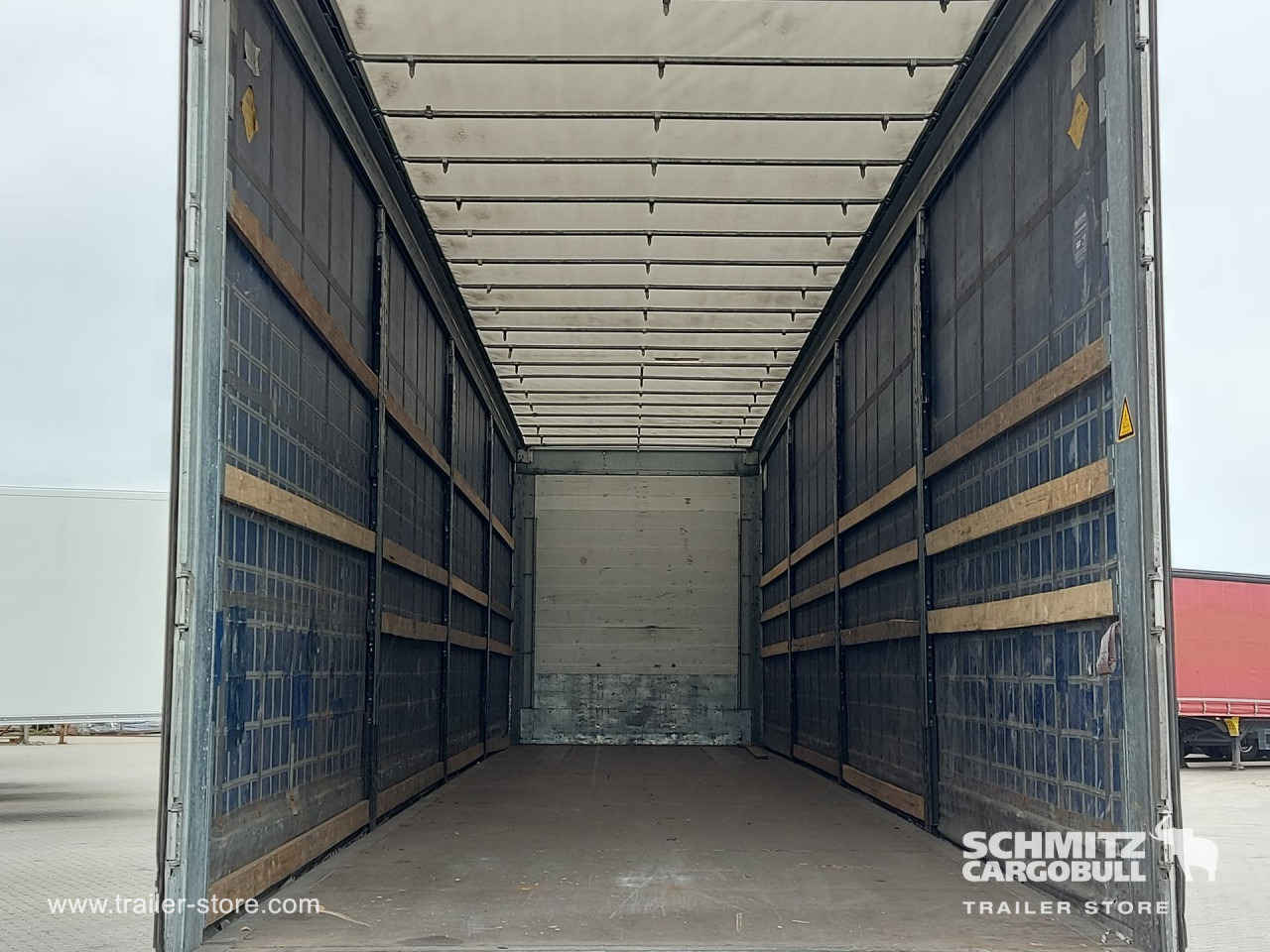 SCHMITZ Curtainsider Mega - Tentinė puspriekabė: foto 3 SCHMITZ Curtainsider Mega - Tentinė puspriekabė: foto 3