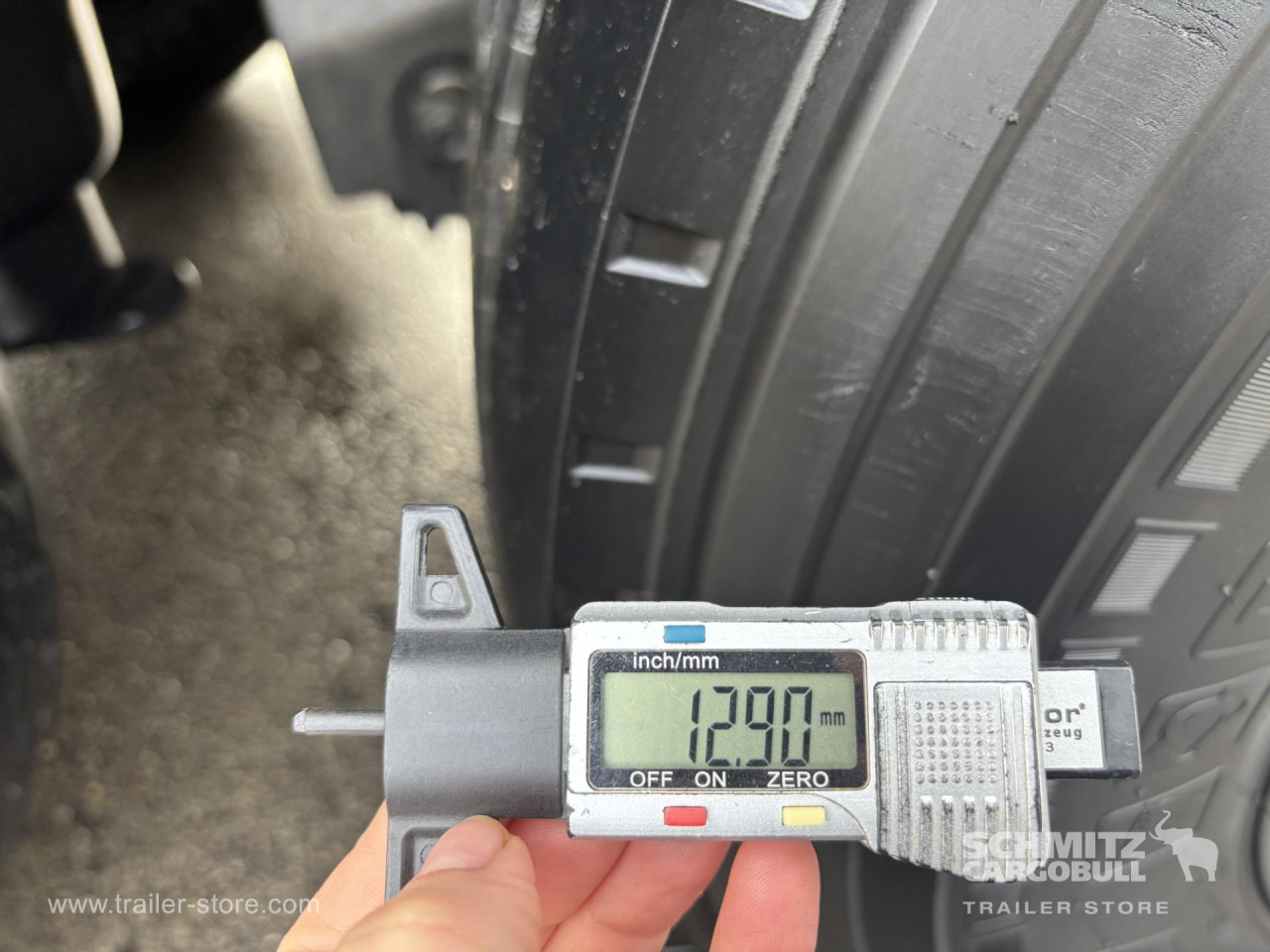 SCHMITZ Curtainsider Standard - Tentinė puspriekabė: foto 3 SCHMITZ Curtainsider Standard - Tentinė puspriekabė: foto 3