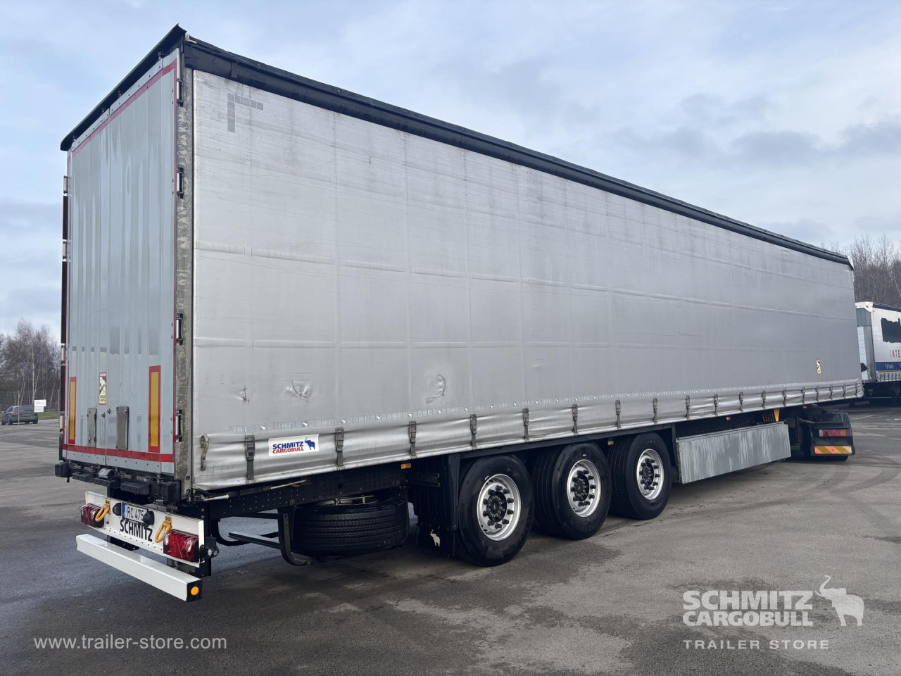 SCHMITZ Curtainsider Standard - Tentinė puspriekabė: foto 1 SCHMITZ Curtainsider Standard - Tentinė puspriekabė: foto 1