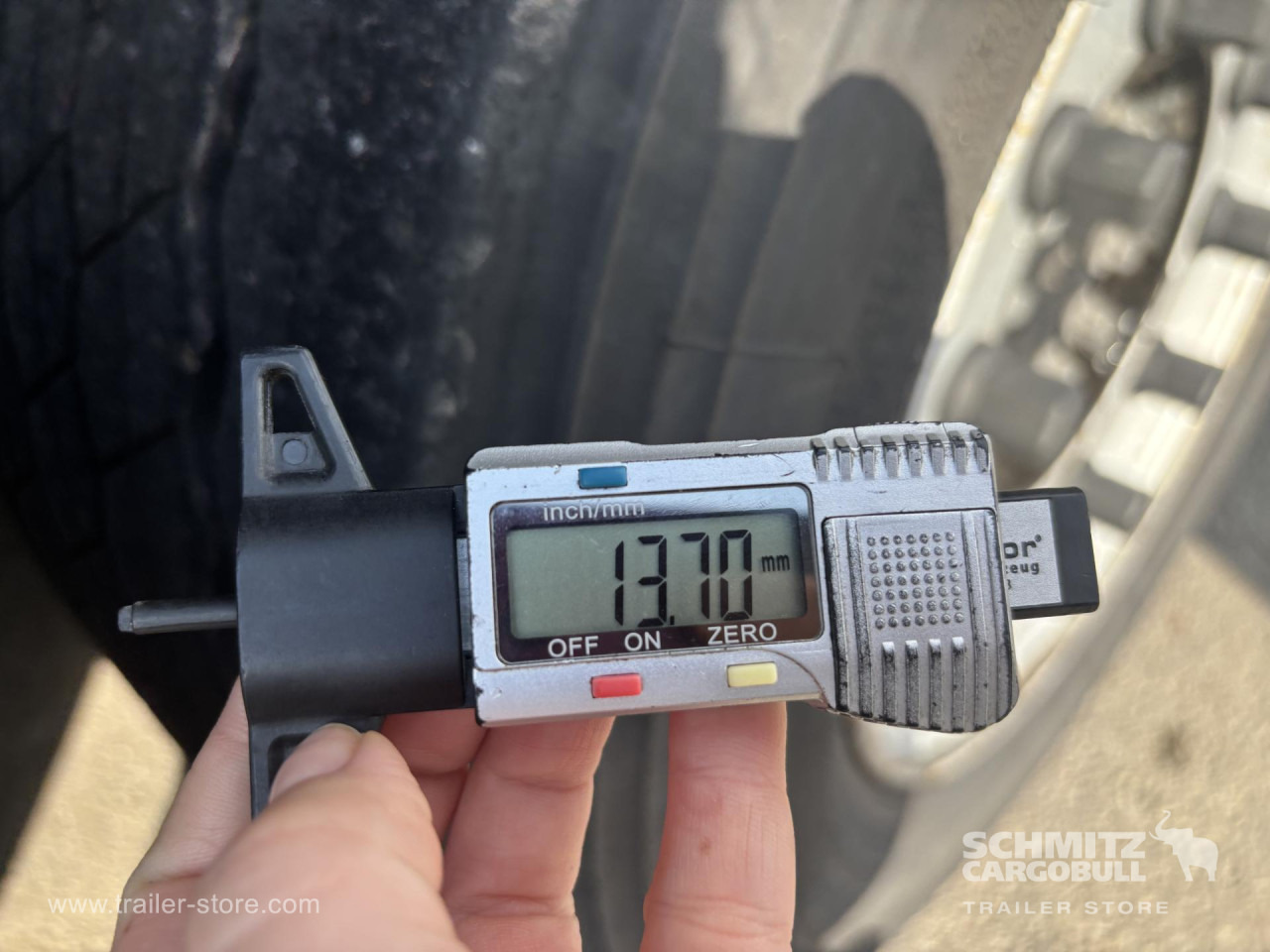 SCHMITZ Curtainsider Standard - Tentinė puspriekabė: foto 5 SCHMITZ Curtainsider Standard - Tentinė puspriekabė: foto 5