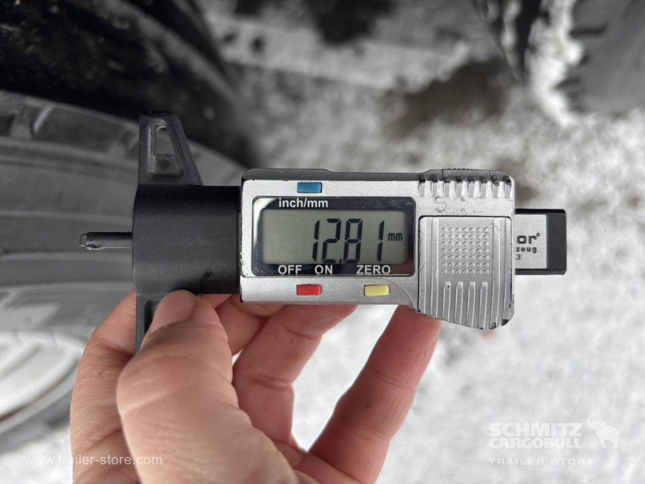 SCHMITZ Curtainsider Standard - Tentinė puspriekabė: foto 3 SCHMITZ Curtainsider Standard - Tentinė puspriekabė: foto 3