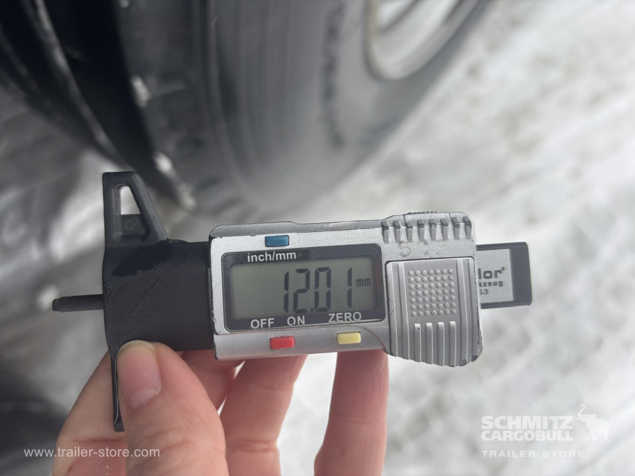 SCHMITZ Curtainsider Standard - Tentinė puspriekabė: foto 5 SCHMITZ Curtainsider Standard - Tentinė puspriekabė: foto 5