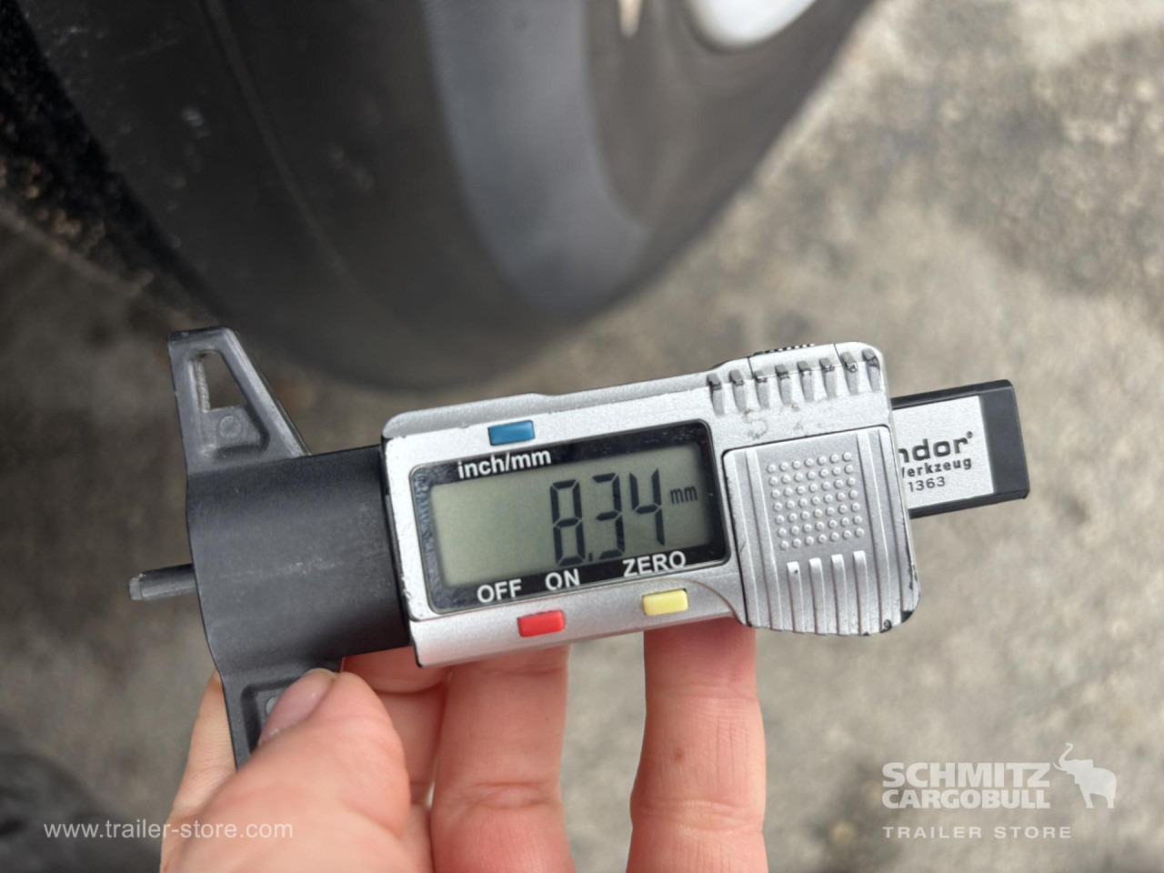 SCHMITZ Curtainsider Standard - Tentinė puspriekabė: foto 3 SCHMITZ Curtainsider Standard - Tentinė puspriekabė: foto 3