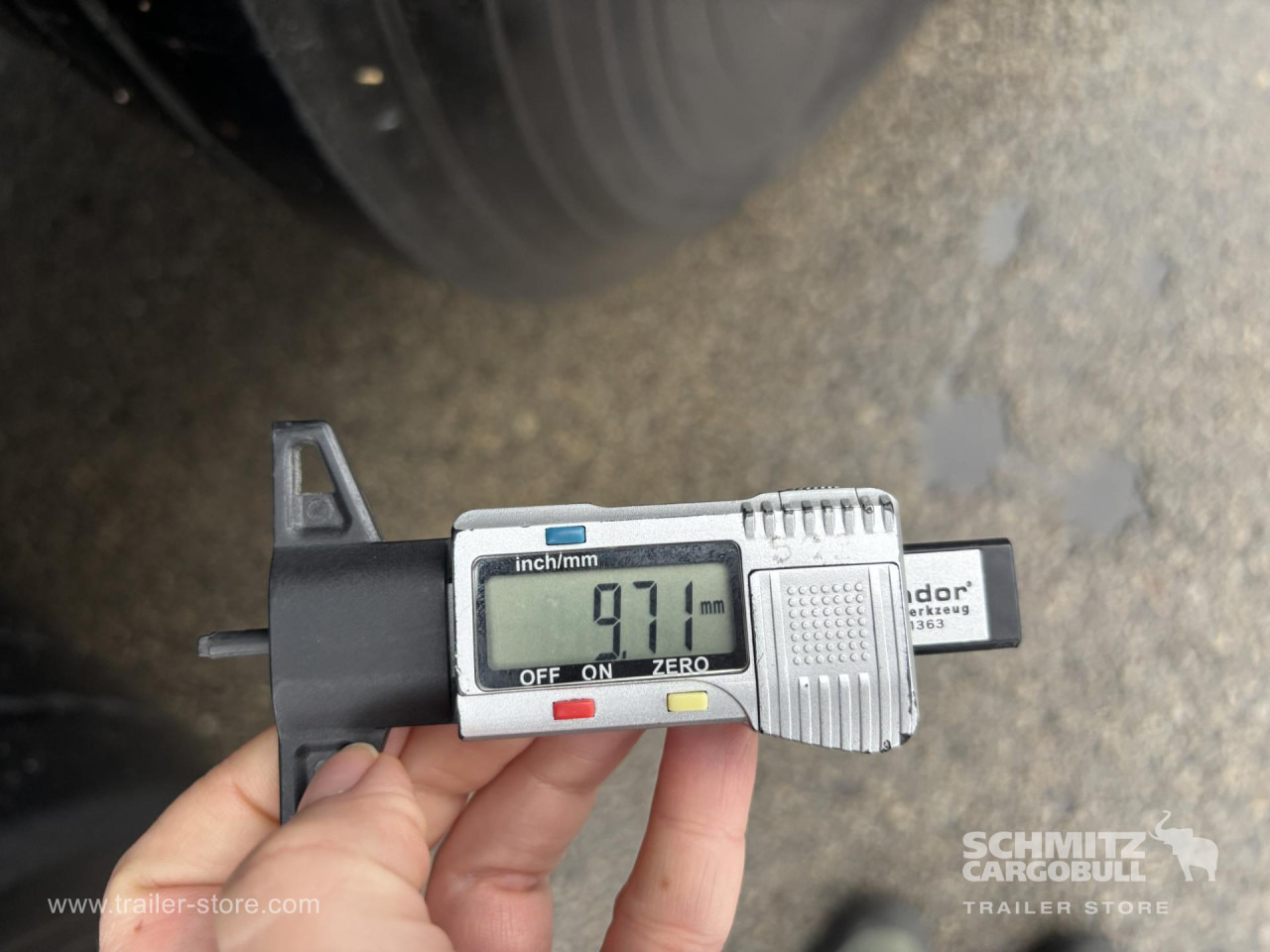 SCHMITZ Curtainsider Standard - Tentinė puspriekabė: foto 3 SCHMITZ Curtainsider Standard - Tentinė puspriekabė: foto 3