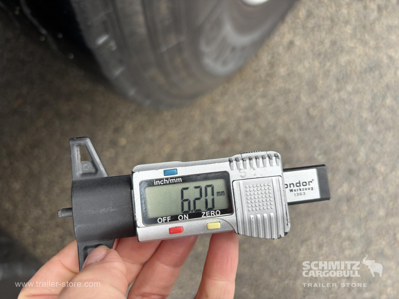 SCHMITZ Curtainsider Standard - Tentinė puspriekabė: foto 3 SCHMITZ Curtainsider Standard - Tentinė puspriekabė: foto 3