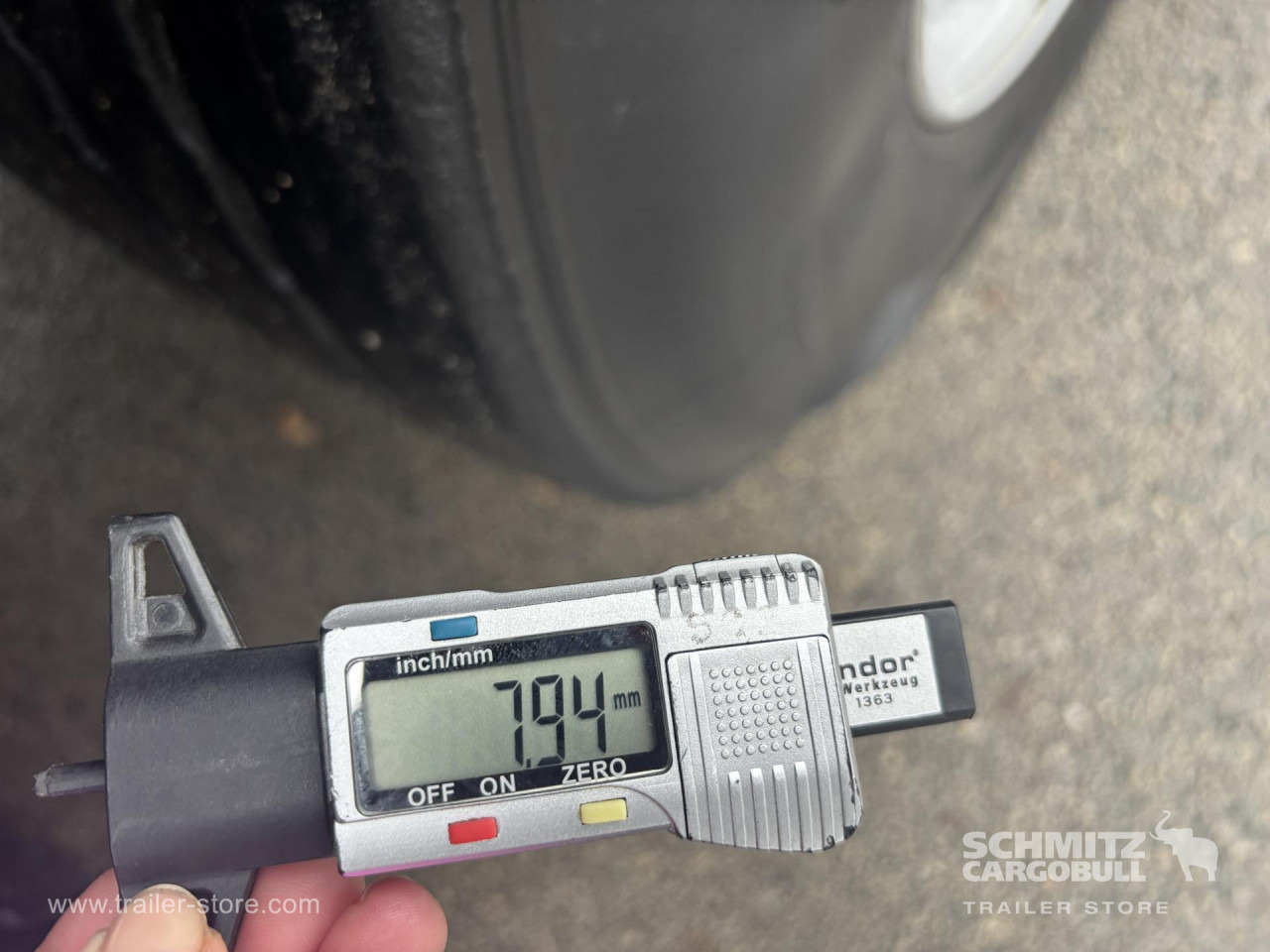 SCHMITZ Curtainsider Standard - Tentinė puspriekabė: foto 4 SCHMITZ Curtainsider Standard - Tentinė puspriekabė: foto 4