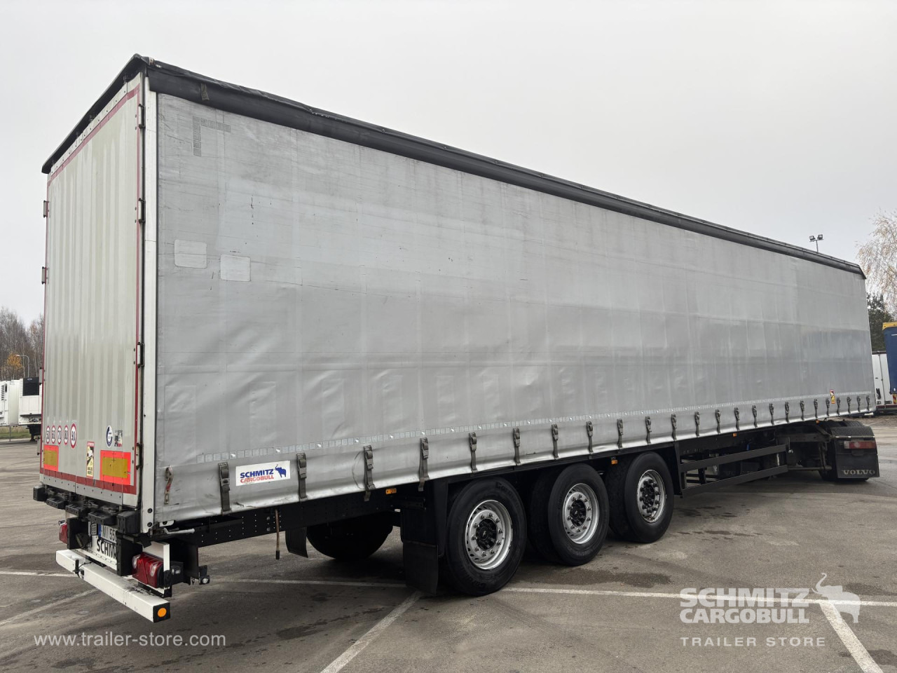 SCHMITZ Curtainsider Standard - Tentinė puspriekabė: foto 1 SCHMITZ Curtainsider Standard - Tentinė puspriekabė: foto 1