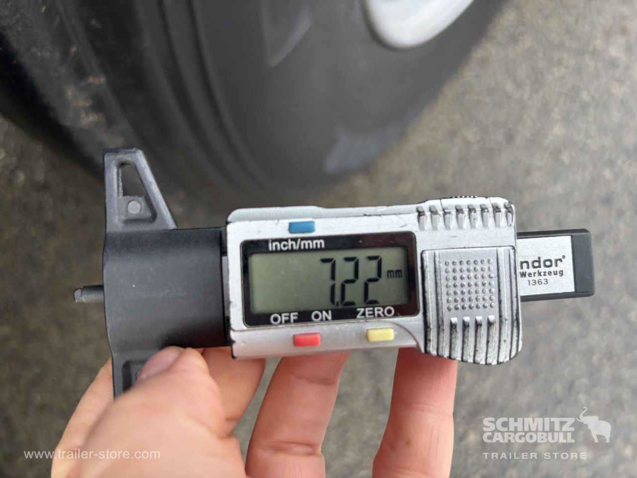 SCHMITZ Curtainsider Standard - Tentinė puspriekabė: foto 4 SCHMITZ Curtainsider Standard - Tentinė puspriekabė: foto 4