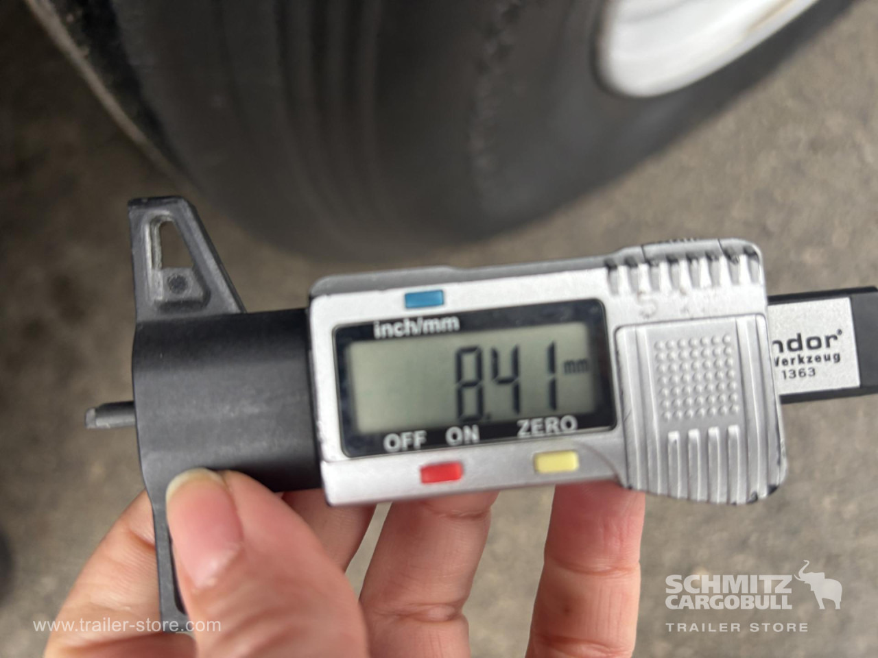 SCHMITZ Curtainsider Standard - Tentinė puspriekabė: foto 3 SCHMITZ Curtainsider Standard - Tentinė puspriekabė: foto 3