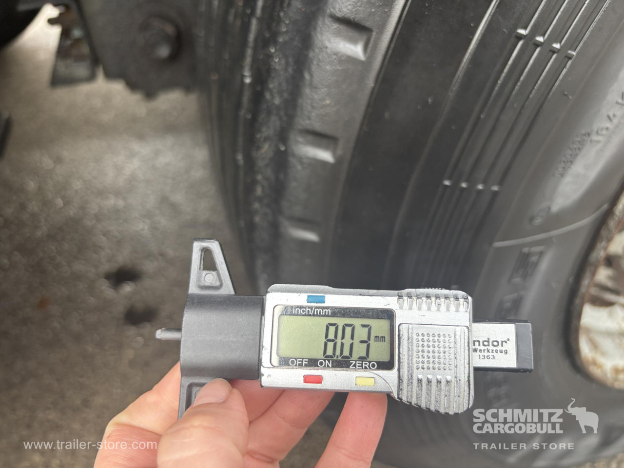 SCHMITZ Curtainsider Standard - Tentinė puspriekabė: foto 2 SCHMITZ Curtainsider Standard - Tentinė puspriekabė: foto 2