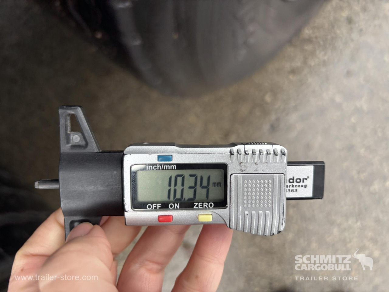 SCHMITZ Curtainsider Standard - Tentinė puspriekabė: foto 4 SCHMITZ Curtainsider Standard - Tentinė puspriekabė: foto 4