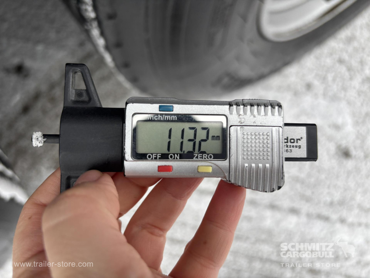 SCHMITZ Curtainsider Standard - Tentinė puspriekabė: foto 3 SCHMITZ Curtainsider Standard - Tentinė puspriekabė: foto 3