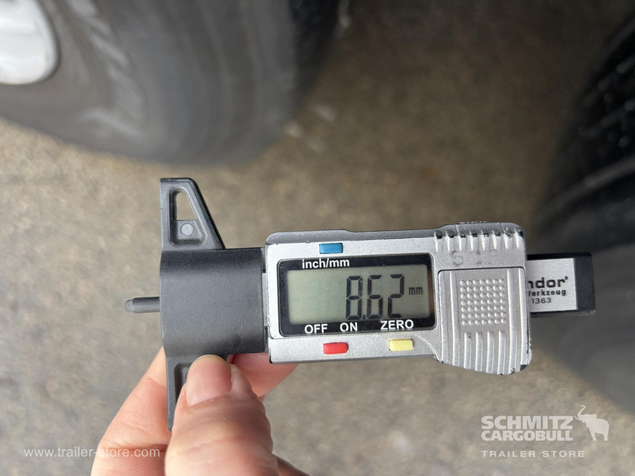 SCHMITZ Curtainsider Standard - Tentinė puspriekabė: foto 4 SCHMITZ Curtainsider Standard - Tentinė puspriekabė: foto 4