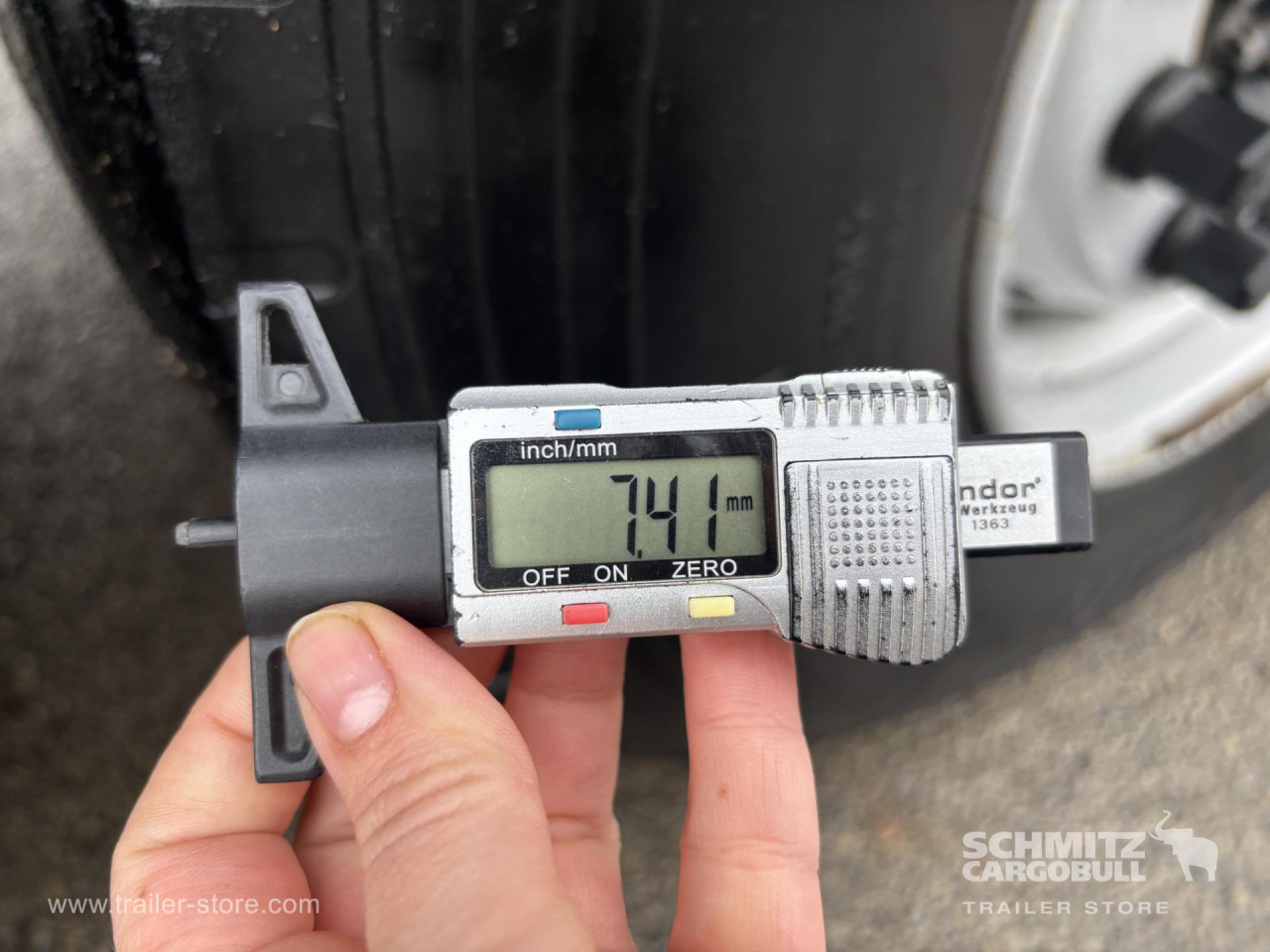 SCHMITZ Curtainsider Standard - Tentinė puspriekabė: foto 3 SCHMITZ Curtainsider Standard - Tentinė puspriekabė: foto 3