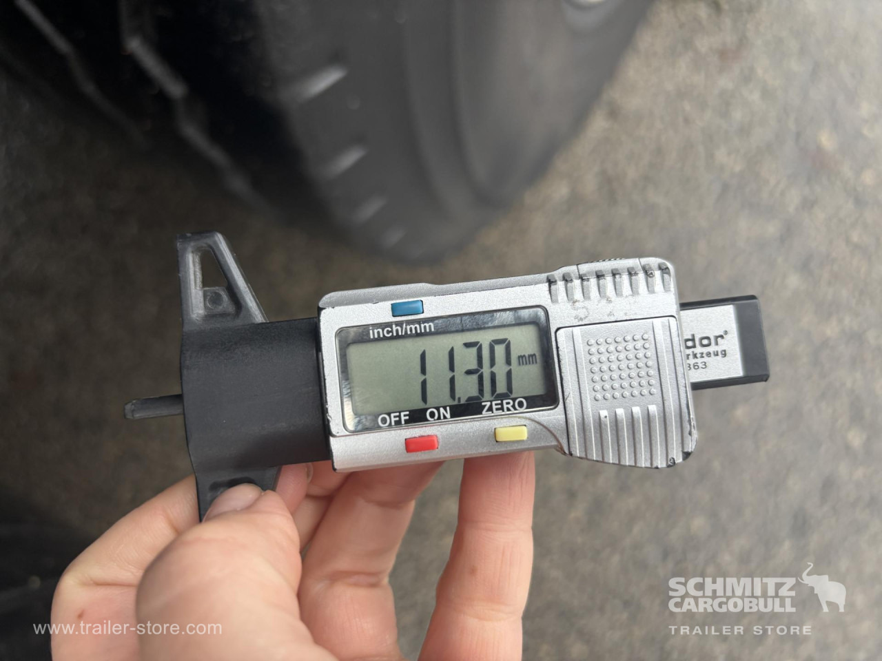 SCHMITZ Curtainsider Standard - Tentinė puspriekabė: foto 3 SCHMITZ Curtainsider Standard - Tentinė puspriekabė: foto 3