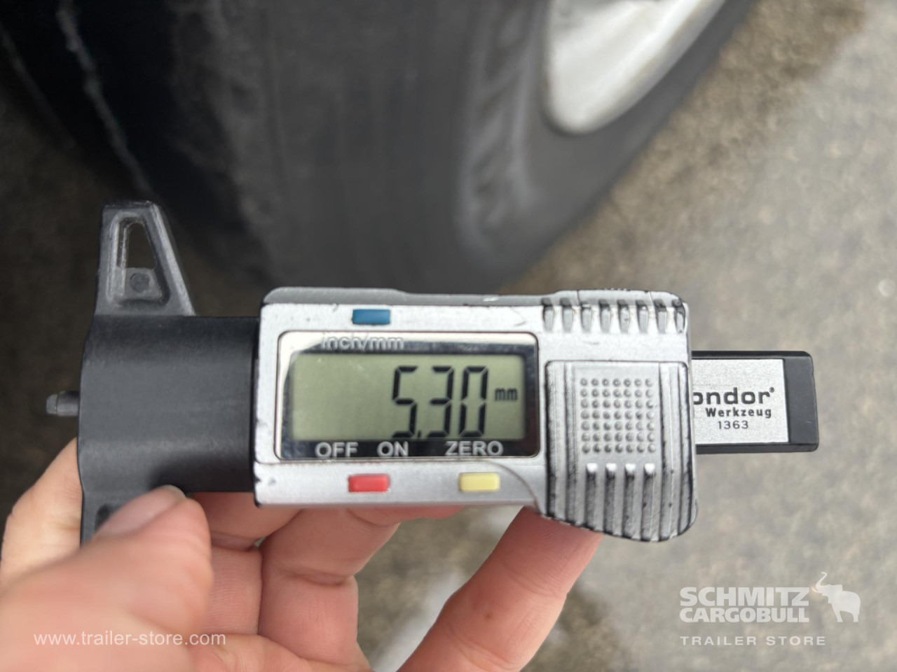 SCHMITZ Curtainsider Standard - Tentinė puspriekabė: foto 4 SCHMITZ Curtainsider Standard - Tentinė puspriekabė: foto 4