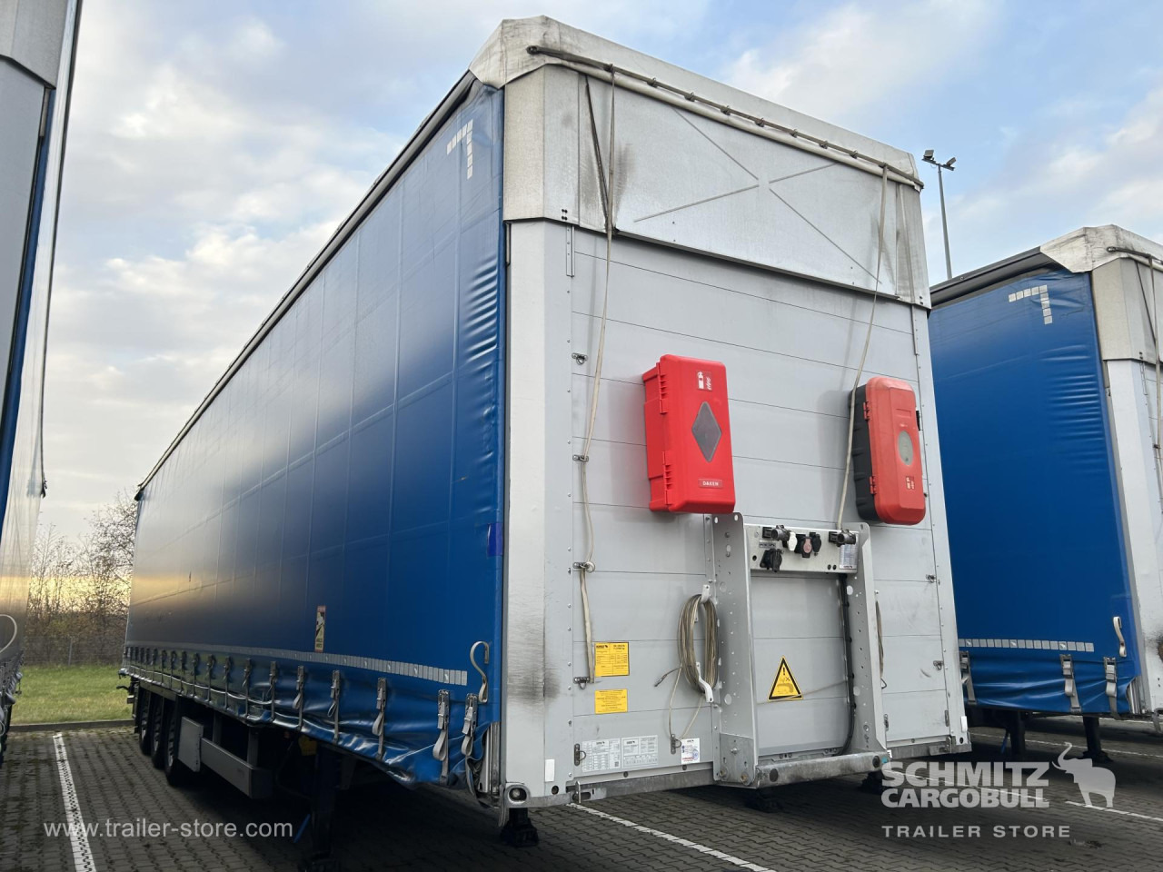 SCHMITZ Curtainsider Mega - Tentinė puspriekabė: foto 1 SCHMITZ Curtainsider Mega - Tentinė puspriekabė: foto 1