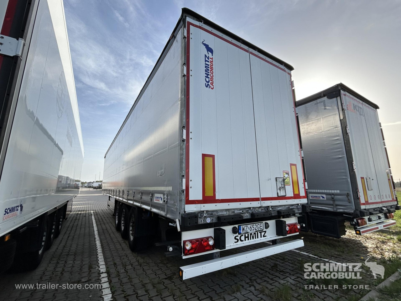SCHMITZ Curtainsider Standard - Tentinė puspriekabė: foto 2 SCHMITZ Curtainsider Standard - Tentinė puspriekabė: foto 2