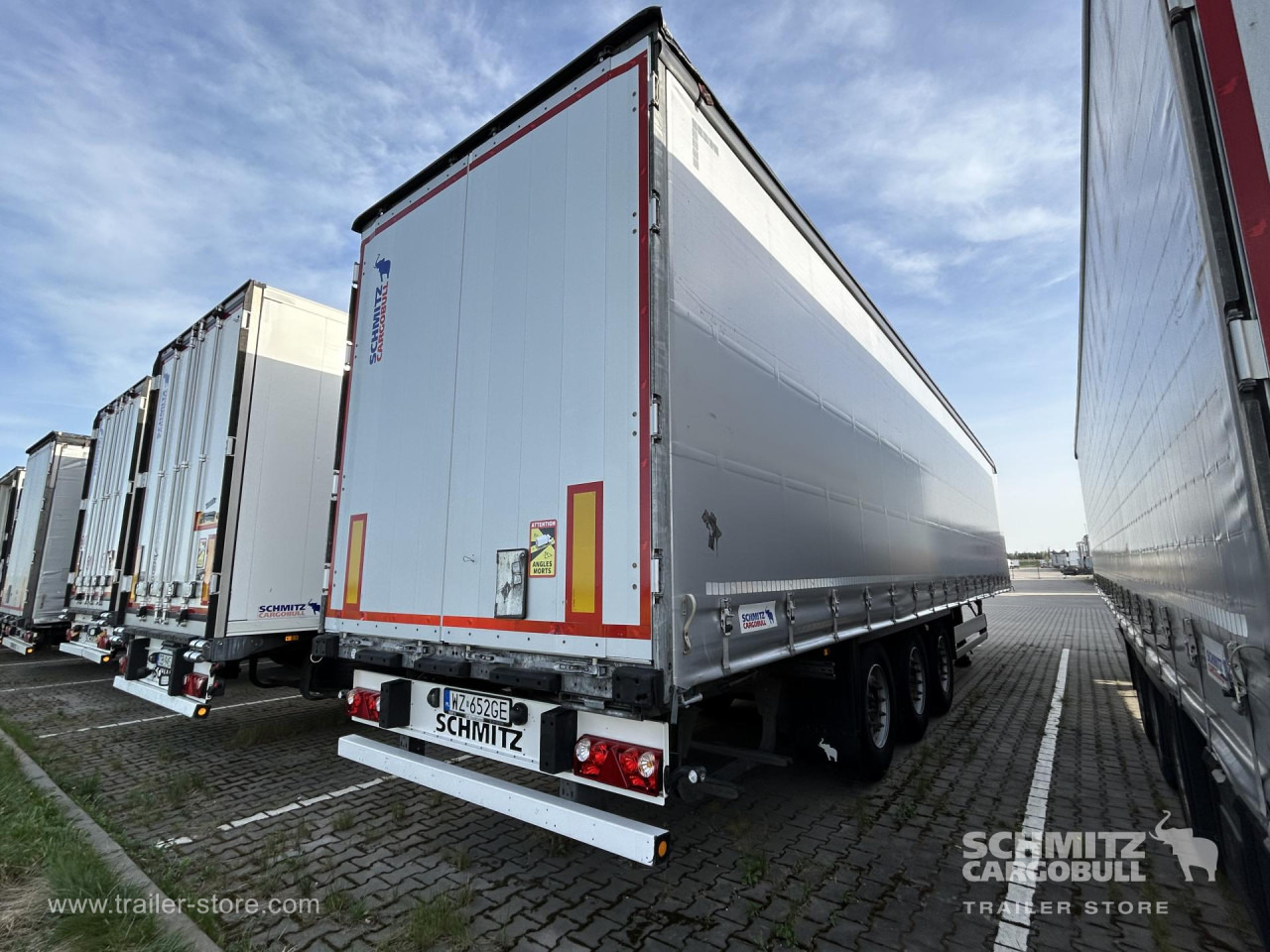 SCHMITZ Curtainsider Standard - Tentinė puspriekabė: foto 3 SCHMITZ Curtainsider Standard - Tentinė puspriekabė: foto 3