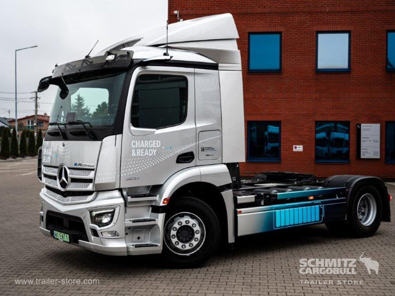 MERCEDES-BENZ Standard tractor unit - Vilkikas: foto 1 MERCEDES-BENZ Standard tractor unit - Vilkikas: foto 1