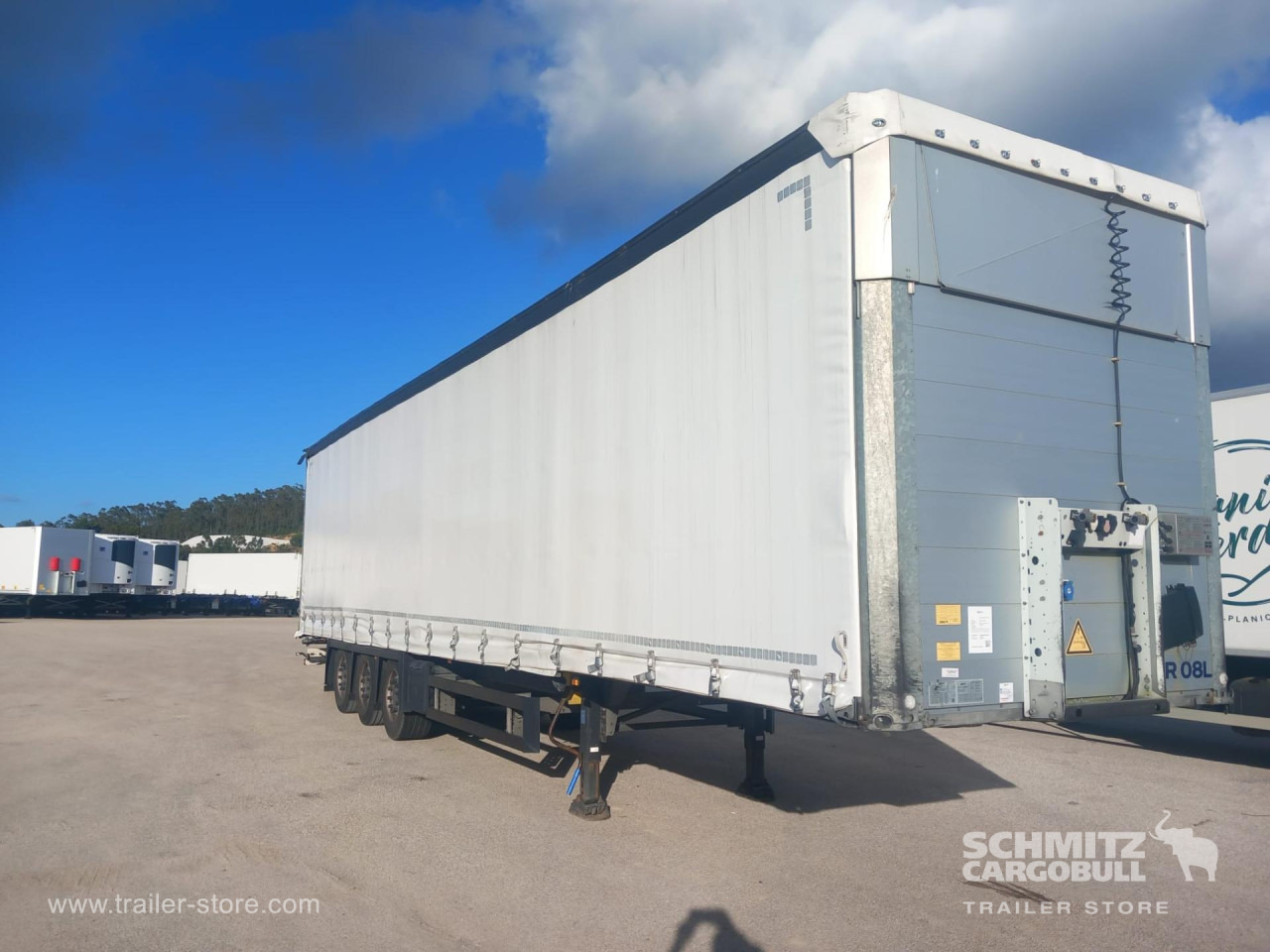 SCHMITZ Curtainsider Mega - Tentinė puspriekabė: foto 1 SCHMITZ Curtainsider Mega - Tentinė puspriekabė: foto 1