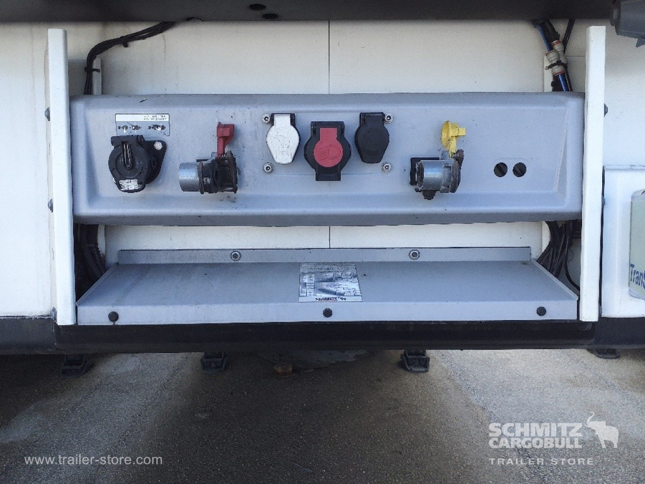 SCHMITZ Reefer Standard - Izoterminis puspriekabė: foto 4 SCHMITZ Reefer Standard - Izoterminis puspriekabė: foto 4