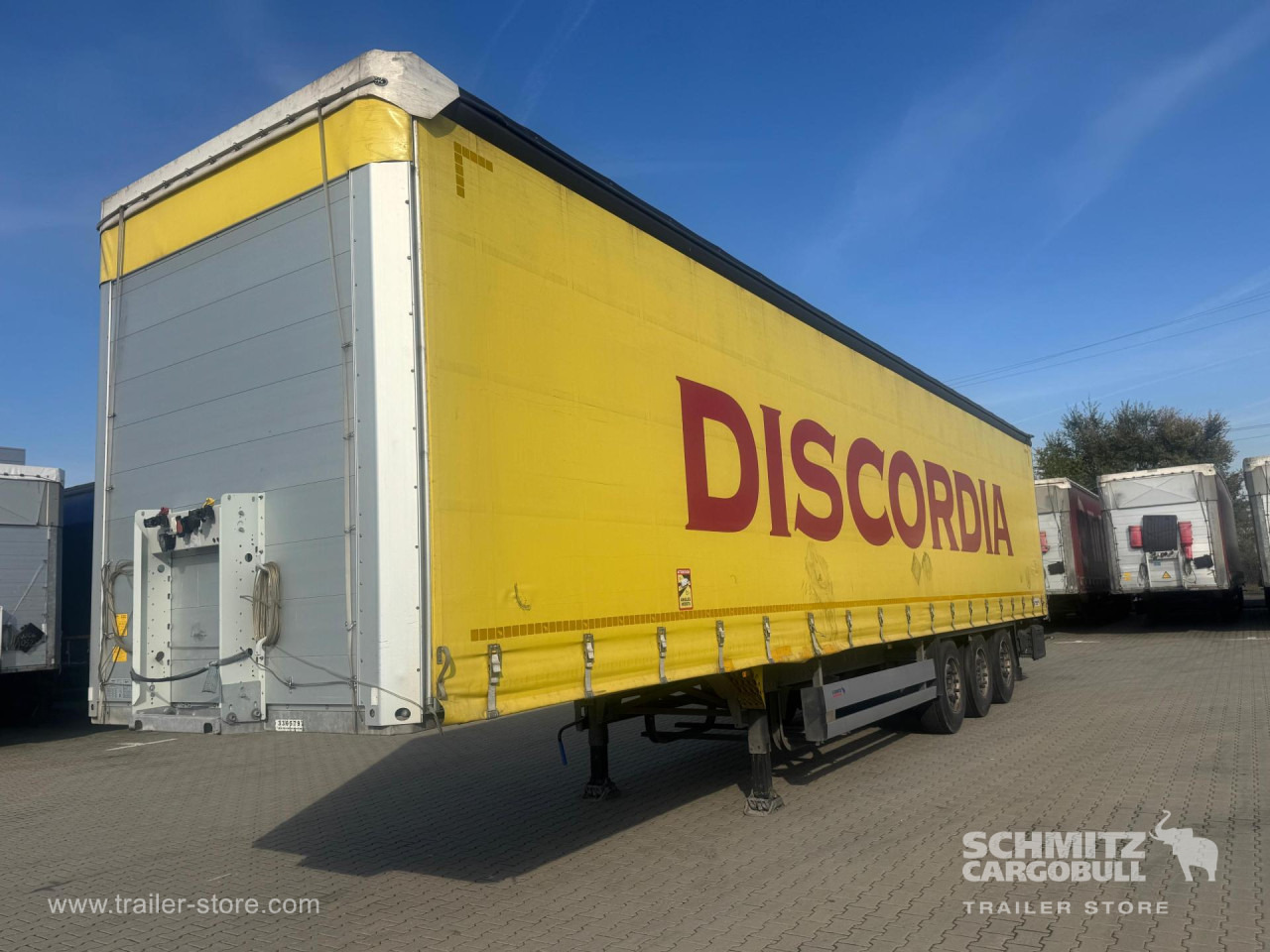 SCHMITZ Curtainsider Standard - Tentinė puspriekabė: foto 1 SCHMITZ Curtainsider Standard - Tentinė puspriekabė: foto 1