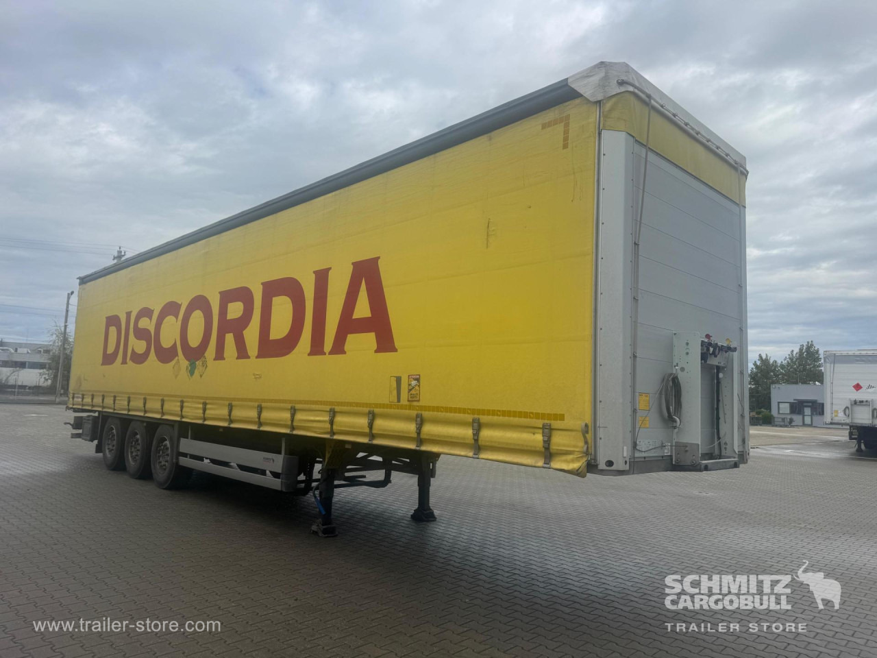 SCHMITZ Curtainsider Standard - Tentinė puspriekabė: foto 1 SCHMITZ Curtainsider Standard - Tentinė puspriekabė: foto 1