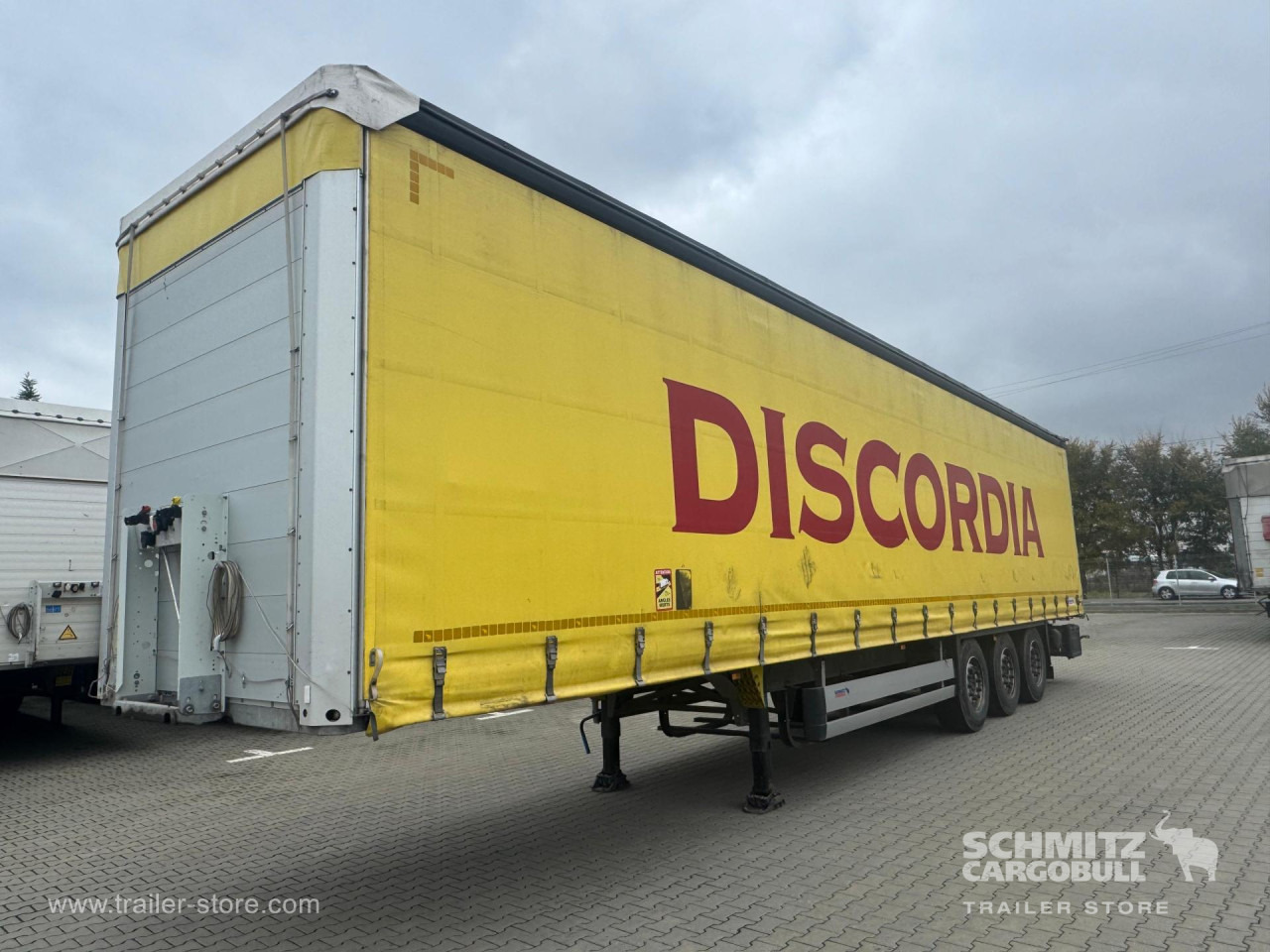 SCHMITZ Curtainsider Standard - Tentinė puspriekabė: foto 1 SCHMITZ Curtainsider Standard - Tentinė puspriekabė: foto 1