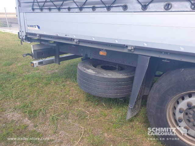 SCHMITZ Curtainsider Standard - Tentinė puspriekabė: foto 4 SCHMITZ Curtainsider Standard - Tentinė puspriekabė: foto 4