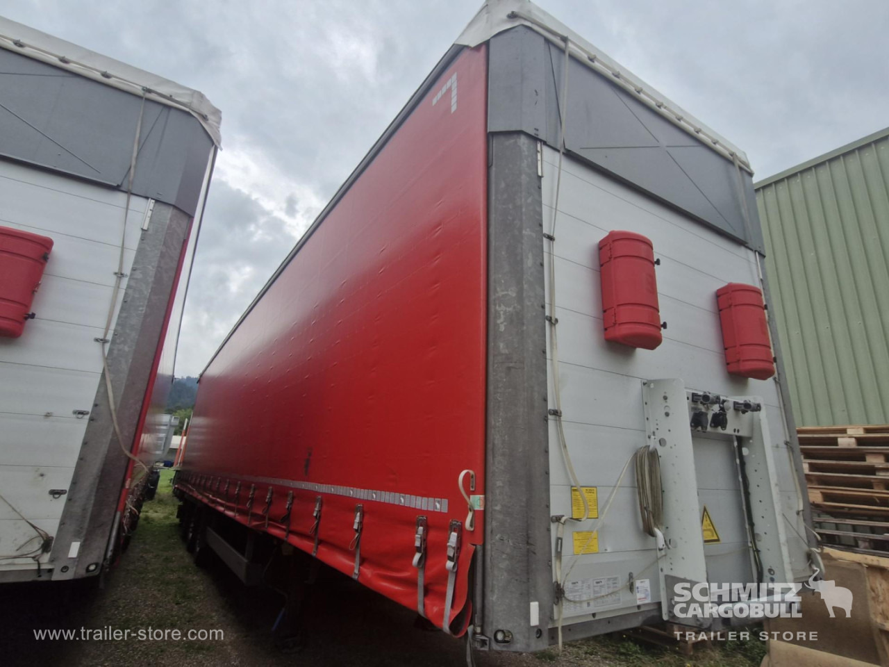 SCHMITZ Curtainsider Varios - Tentinė puspriekabė: foto 1 SCHMITZ Curtainsider Varios - Tentinė puspriekabė: foto 1