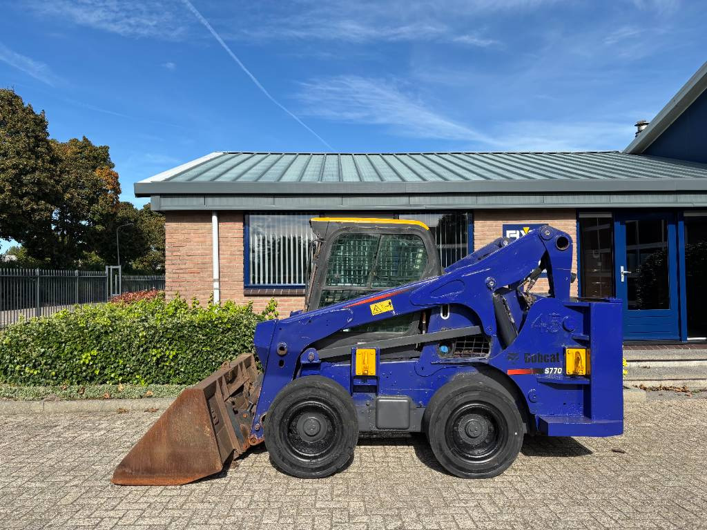 Bobcat S 770 - Mini krautuvas: foto 1 Bobcat S 770 - Mini krautuvas: foto 1