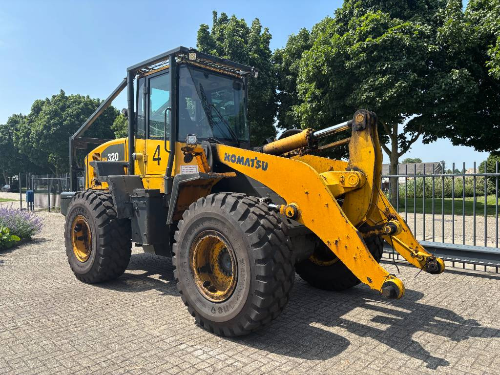Komatsu WA 320-5 - Ratinis krautuvas: foto 5 Komatsu WA 320-5 - Ratinis krautuvas: foto 5