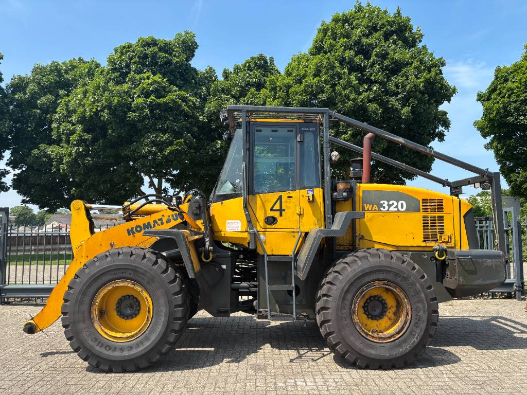 Komatsu WA 320-5 - Ratinis krautuvas: foto 1 Komatsu WA 320-5 - Ratinis krautuvas: foto 1