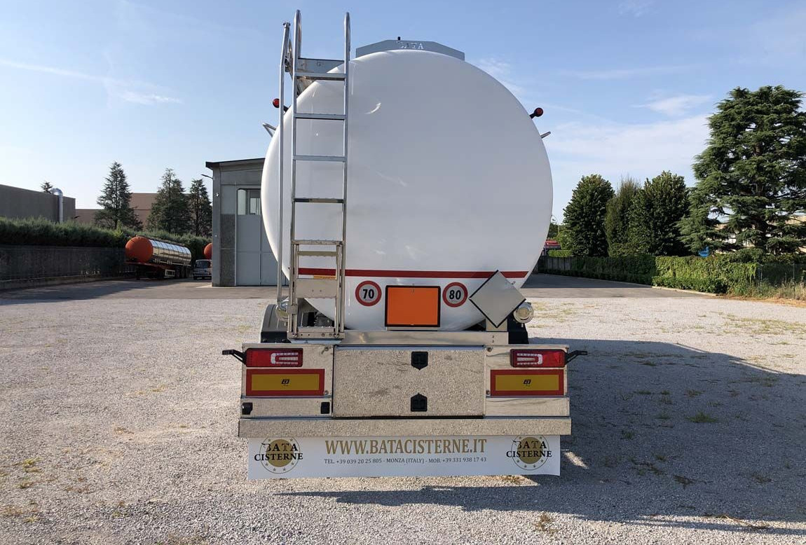 Bata CISTERNA MODELLO CHIMICA L4BH 33.000LT NUOVA - Puspriekabė cisterna: foto 3 Bata CISTERNA MODELLO CHIMICA L4BH 33.000LT NUOVA - Puspriekabė cisterna: foto 3