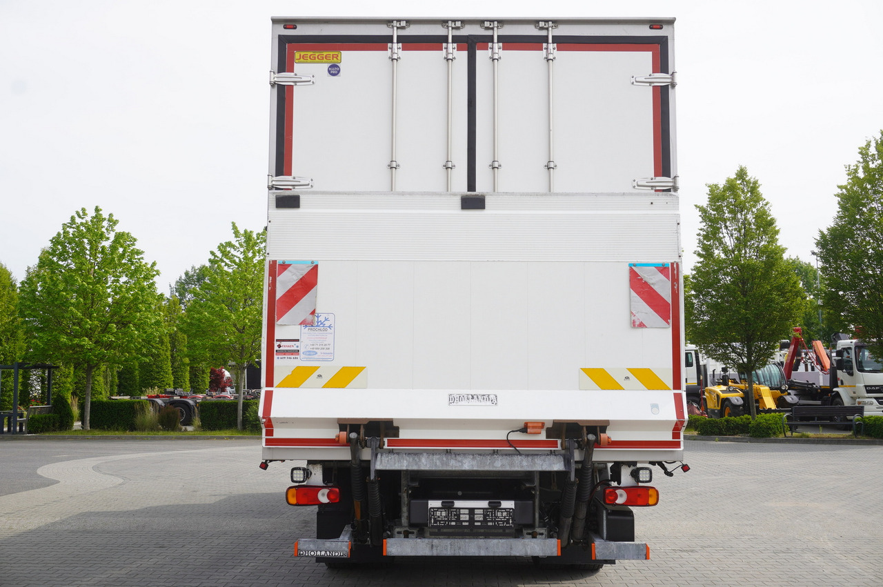 DAF LF 16.260 / Jegger Refrigerator / Carrier Supra 750 / DHOLLANDIA 1500 kg / Sleeper cab - Refrižeratorius sunkvežimis: foto 4 DAF LF 16.260 / Jegger Refrigerator / Carrier Supra 750 / DHOLLANDIA 1500 kg / Sleeper cab - Refrižeratorius sunkvežimis: foto 4