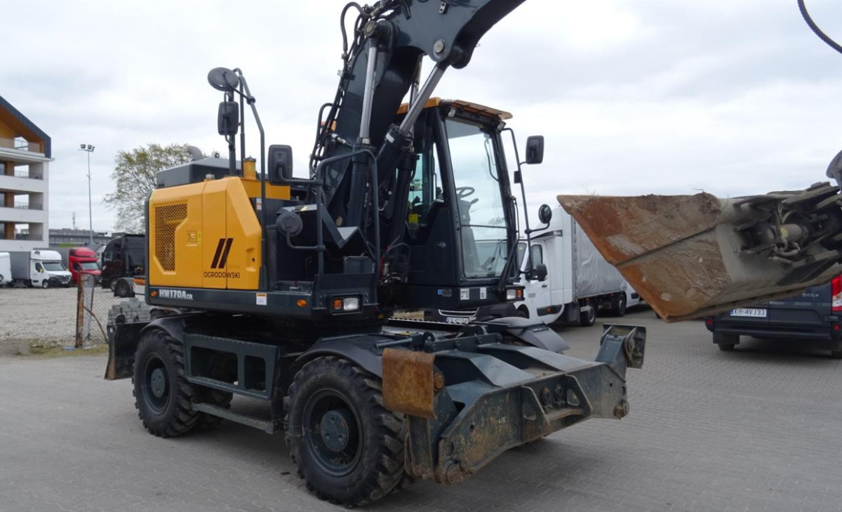 HYUNDAI HW170 ACR wheel excavator / 2000 MTH / 2022 / A/C - Ratinis ekskavatorius: foto 3 HYUNDAI HW170 ACR wheel excavator / 2000 MTH / 2022 / A/C - Ratinis ekskavatorius: foto 3