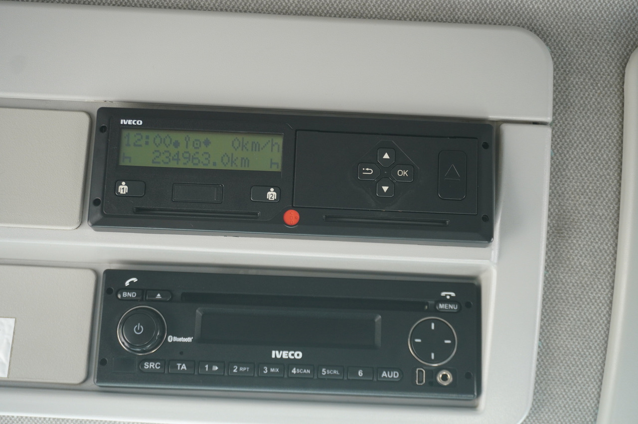 Refrižeratorius sunkvežimis IVECO Eurocargo 100-190 4x2 E6 / Refrigerator / Dhollandia 1.5 T: foto 27 Refrižeratorius sunkvežimis IVECO Eurocargo 100-190 4x2 E6 / Refrigerator / Dhollandia 1.5 T: foto 27