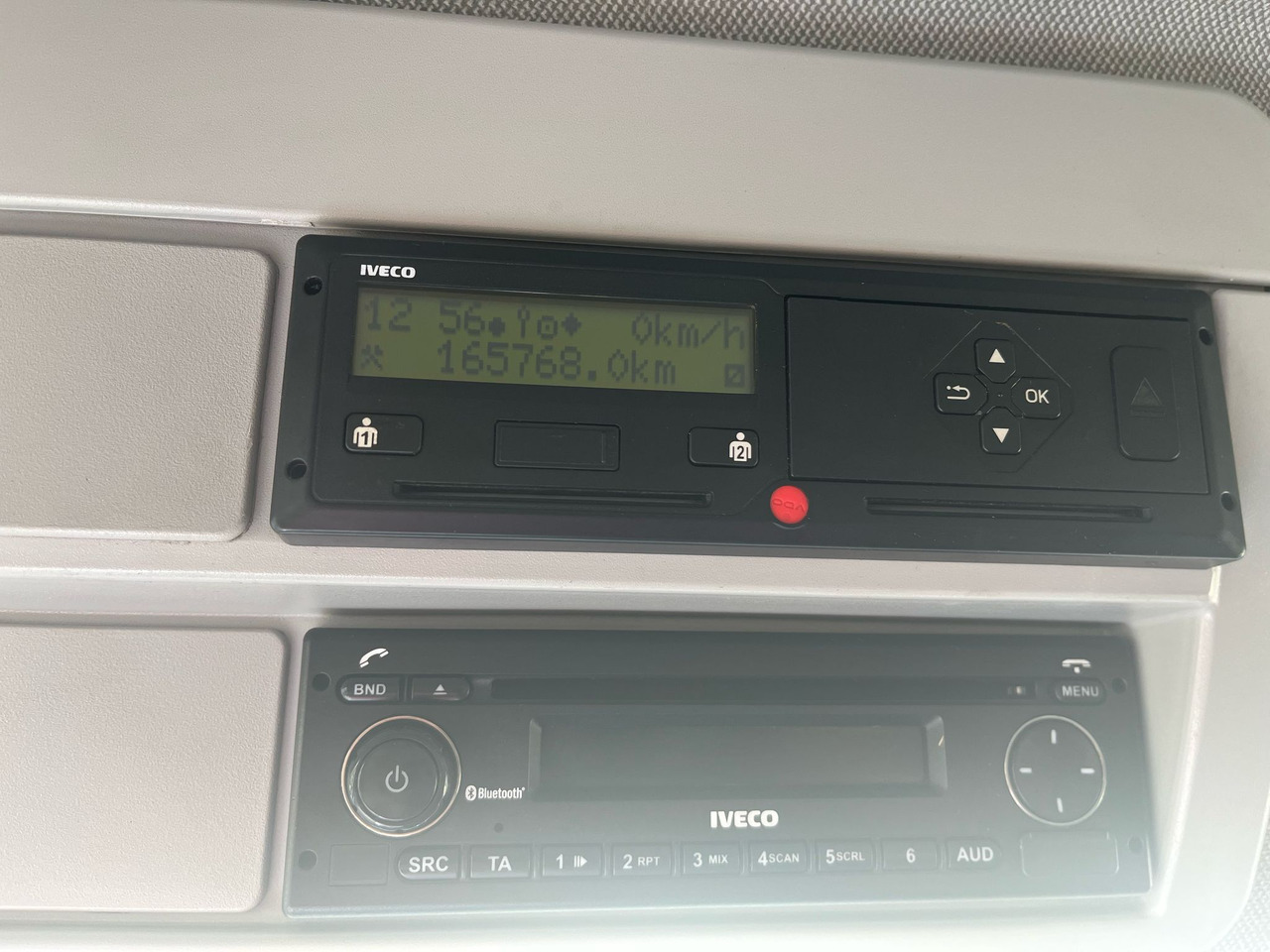 IVECO Eurocargo 120-190 / 160 thousand km !!! / Box 18 EPAL / Dhollandia lift 1500 kg - Furgonas sunkvežimis: foto 2 IVECO Eurocargo 120-190 / 160 thousand km !!! / Box 18 EPAL / Dhollandia lift 1500 kg - Furgonas sunkvežimis: foto 2