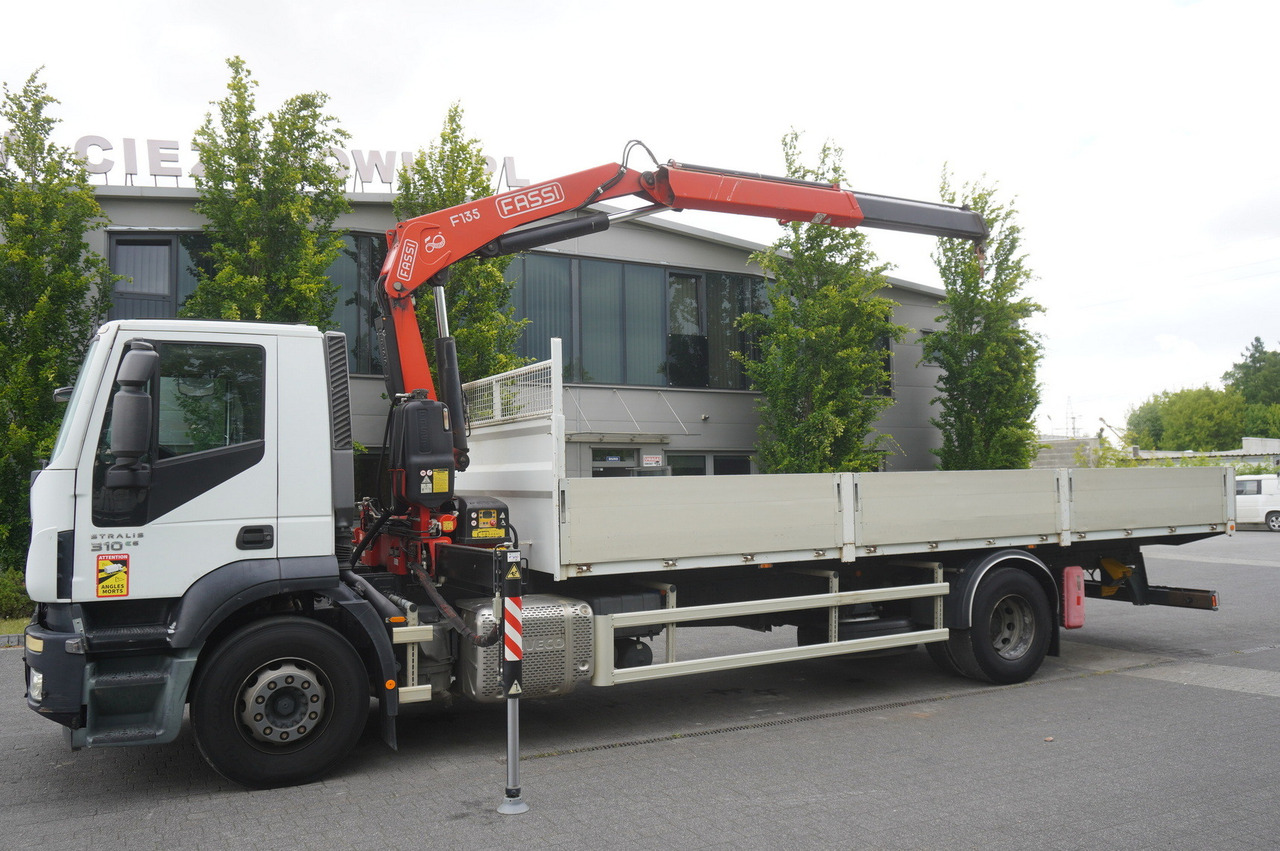 IVECO STRALIS 19.310 E6 / Flatbed 19 EPAL / FASSI F135 / 225 MTH! / 5.7 T - Sunkvežimis su kranu, Sunkvežimis su kranu: foto 4 IVECO STRALIS 19.310 E6 / Flatbed 19 EPAL / FASSI F135 / 225 MTH! / 5.7 T - Sunkvežimis su kranu, Sunkvežimis su kranu: foto 4