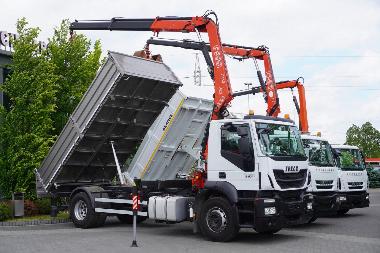 IVECO Stralis 310 E6 / NEW 3-sided tipper / Fassi F135 crane with remote control - Savivartis sunkvežimis, Sunkvežimis su kranu: foto 2 IVECO Stralis 310 E6 / NEW 3-sided tipper / Fassi F135 crane with remote control - Savivartis sunkvežimis, Sunkvežimis su kranu: foto 2